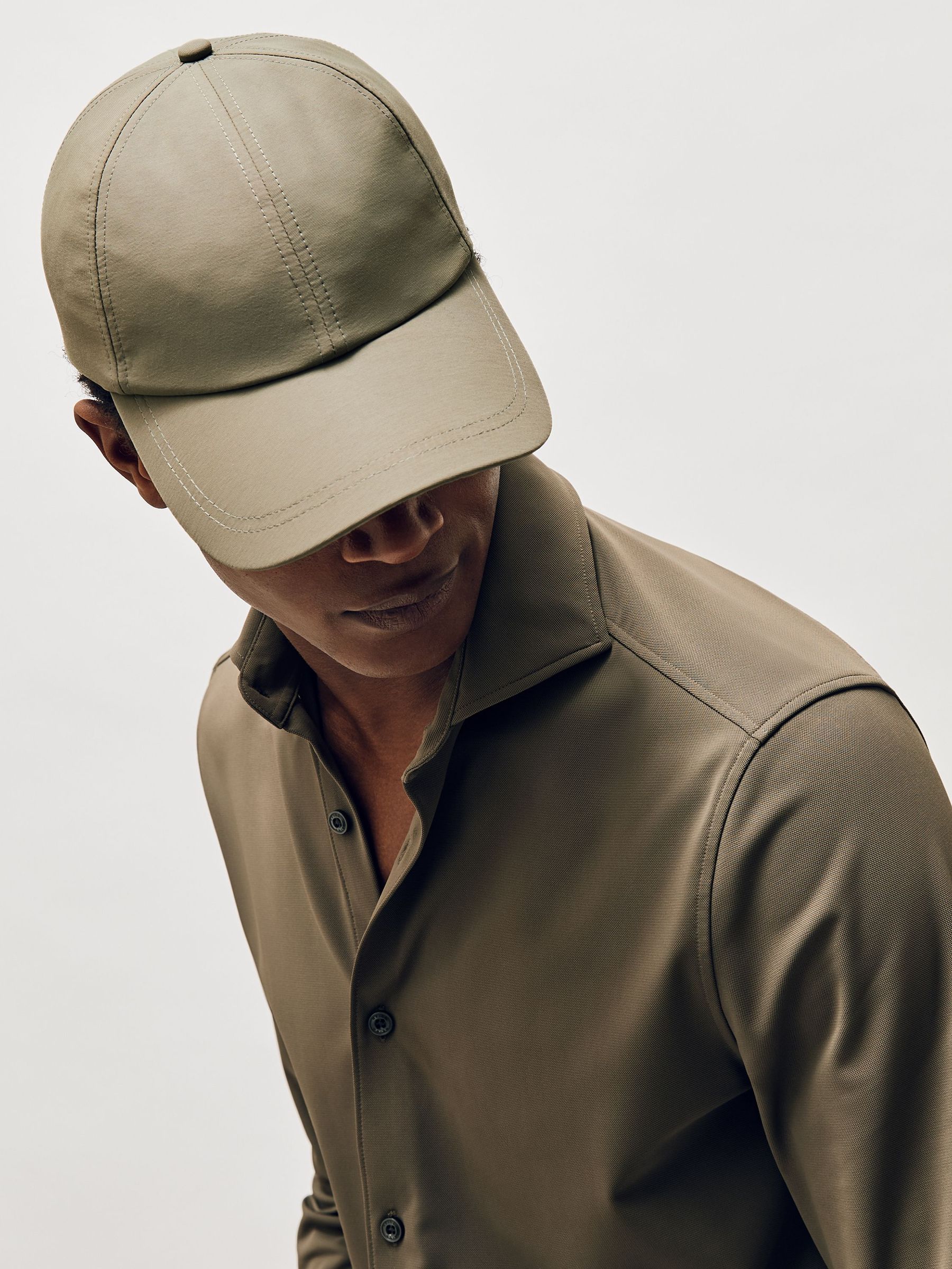 Embroidered-Logo Tech Baseball Cap in Sage Green (H16818) | €24