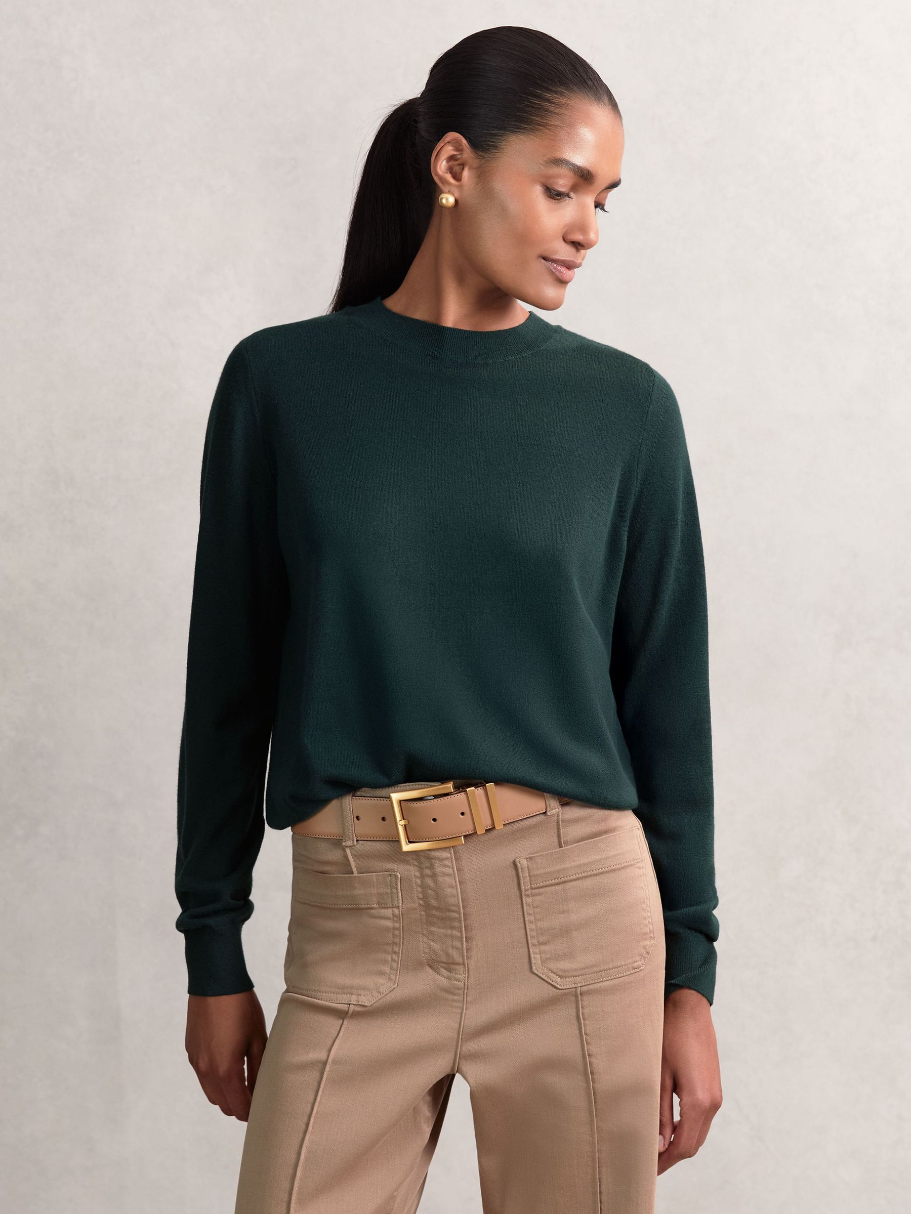 Merino Wool Crew-Neck Jumper in Green (H20943) | €115