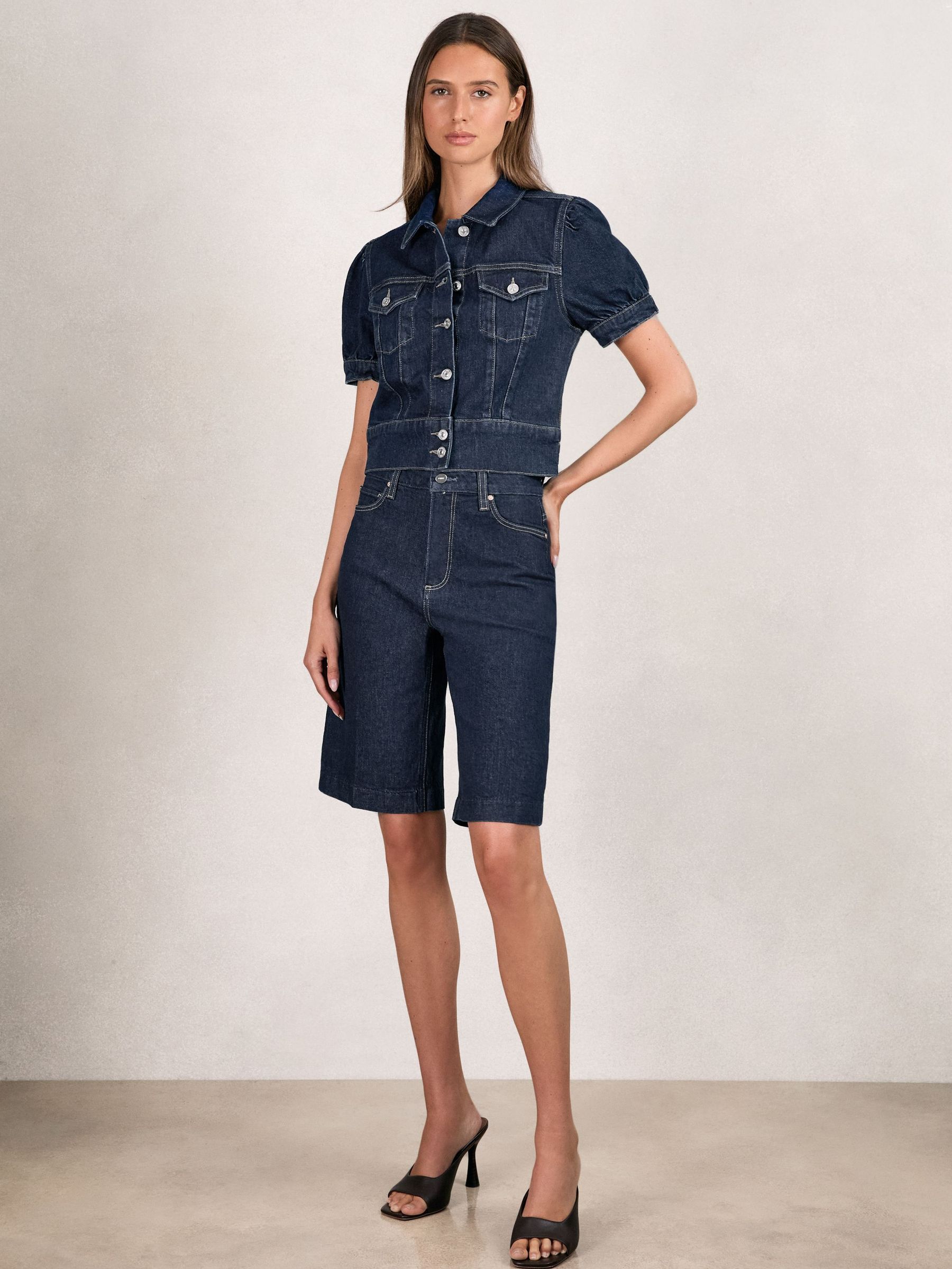 Paige Denim Bermuda Shorts in Navy (H25067) | €330