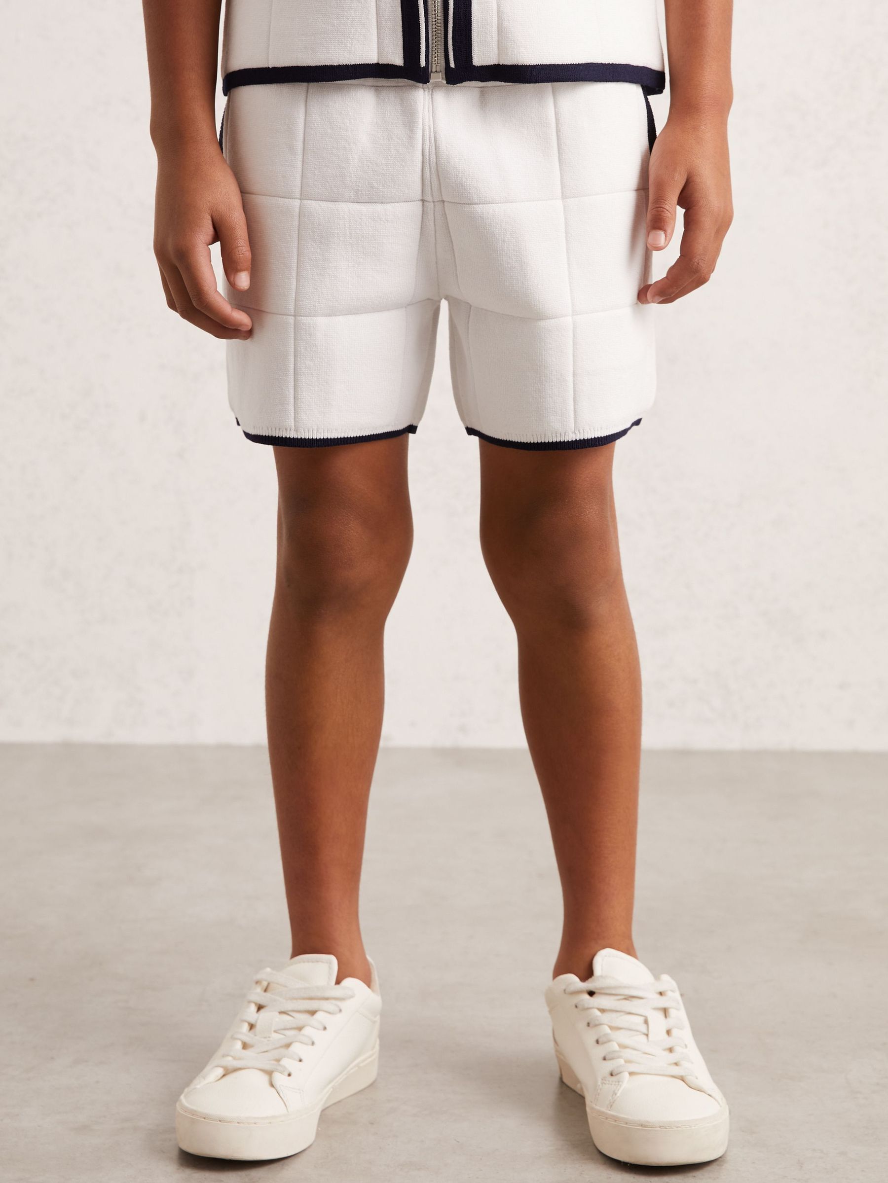 Shorts in White/Navy (H47146) | HK$640