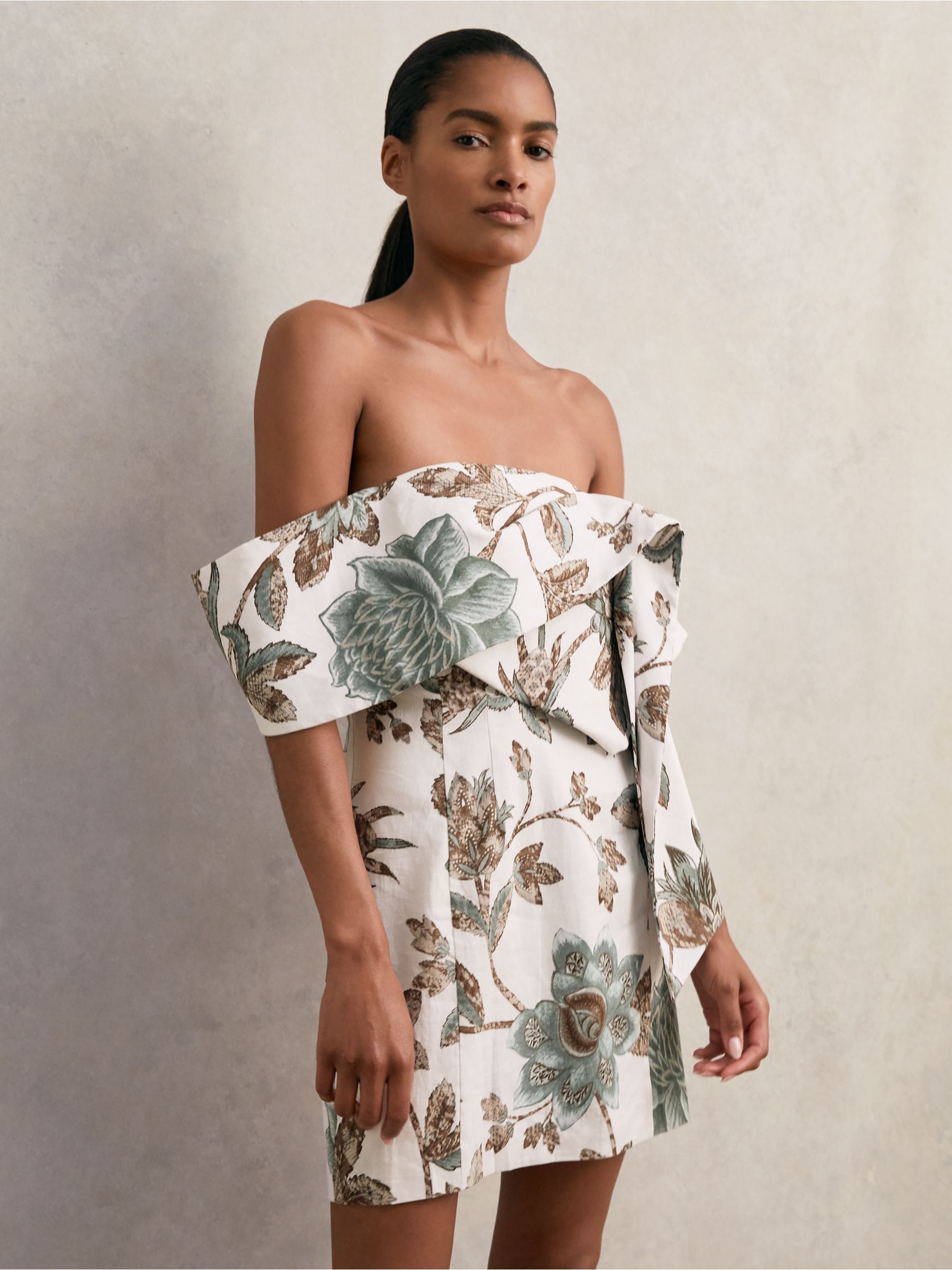 Sculpted Off-Shoulder Floral Mini Dress Linen-Cotton in Ivory (H48597) | €295