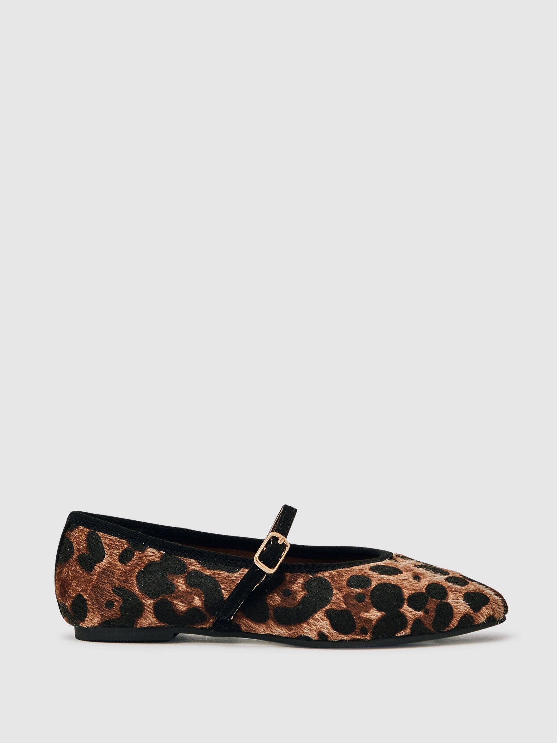 Shoes in Brown (H52186) | €70