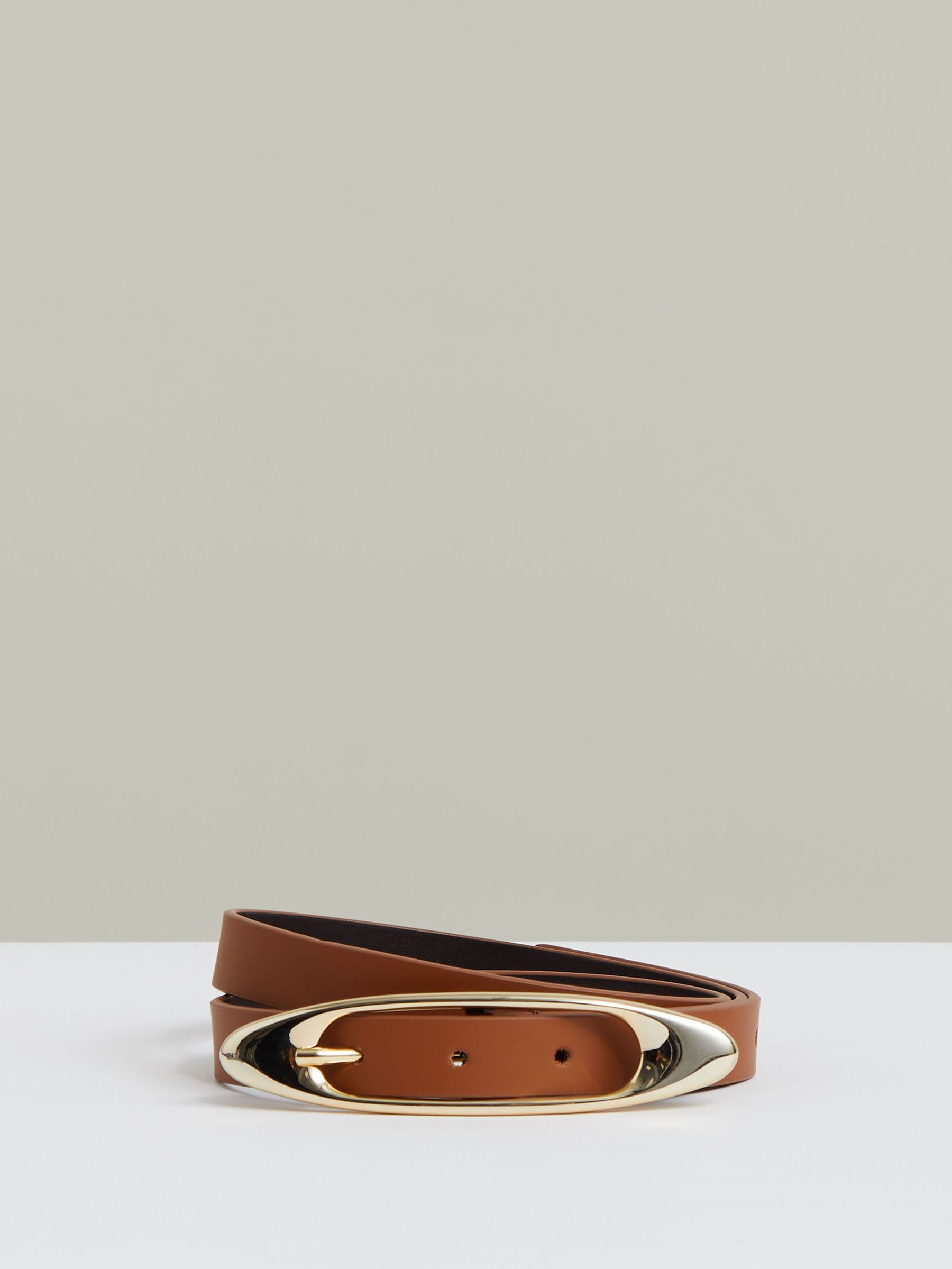 Leather Oval-Buckle Belt in Tan (H52192) | 320 QAR