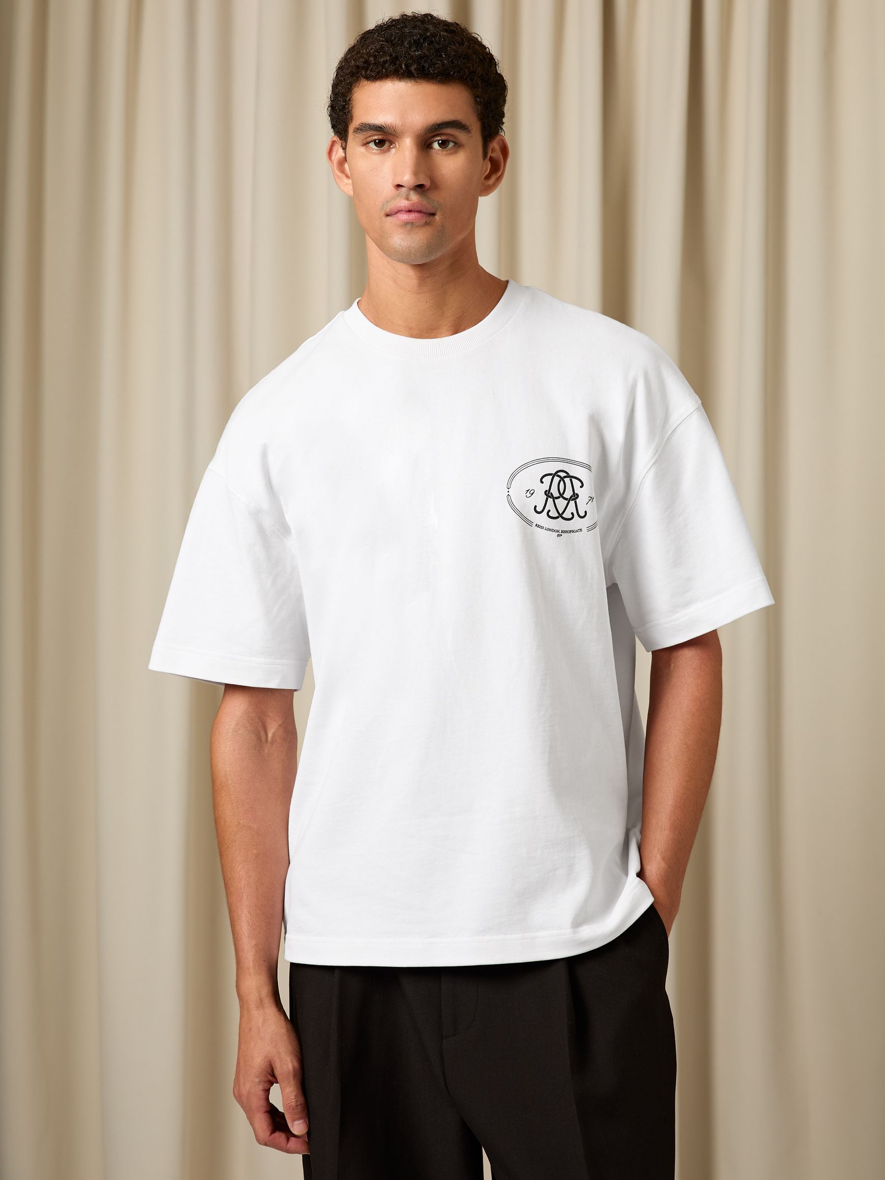 T-Shirt in White (H55192) | KWD30