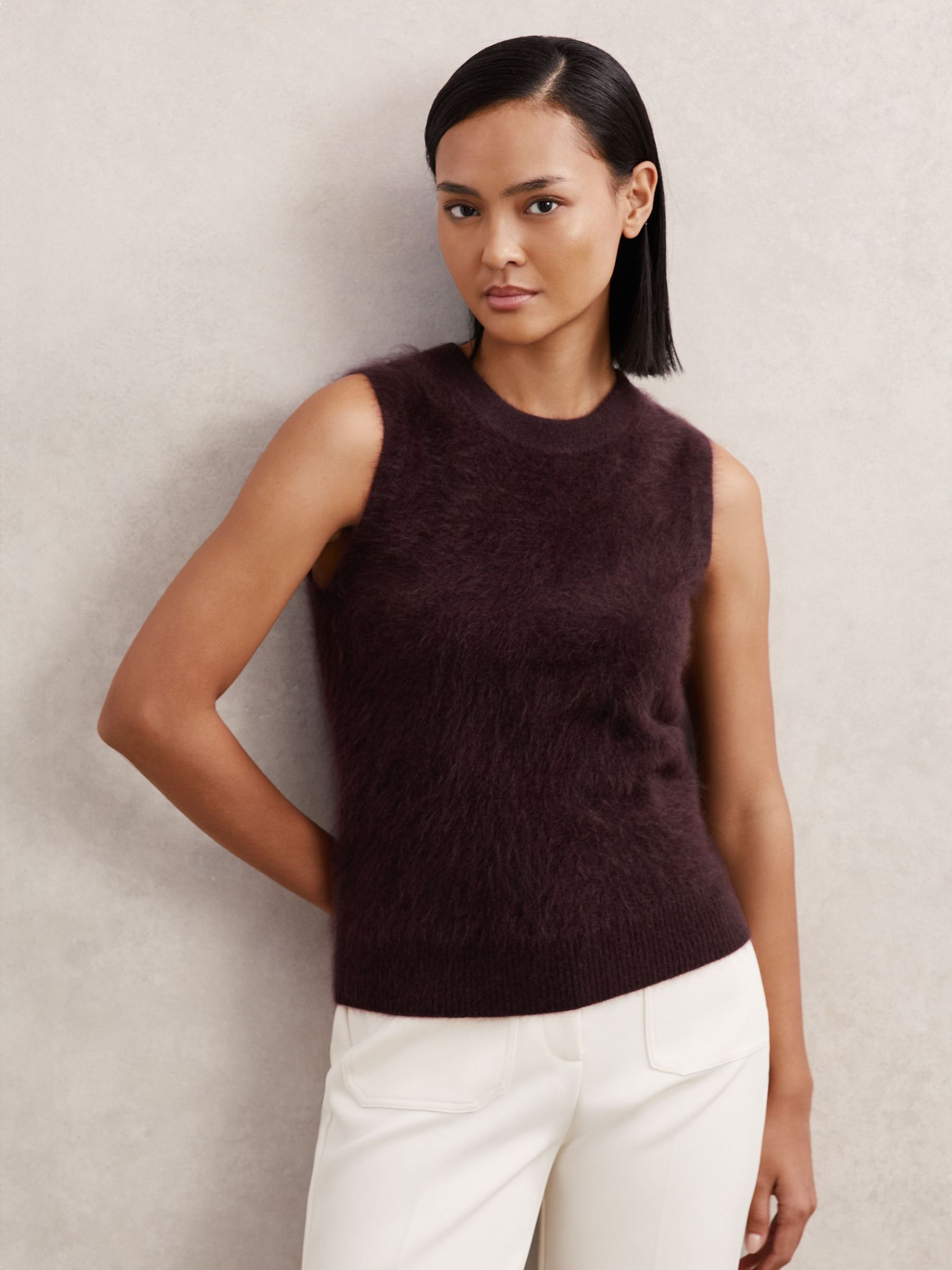 Brushed Cashmere Vest in Burgundy (H57210) | Kč5,110
