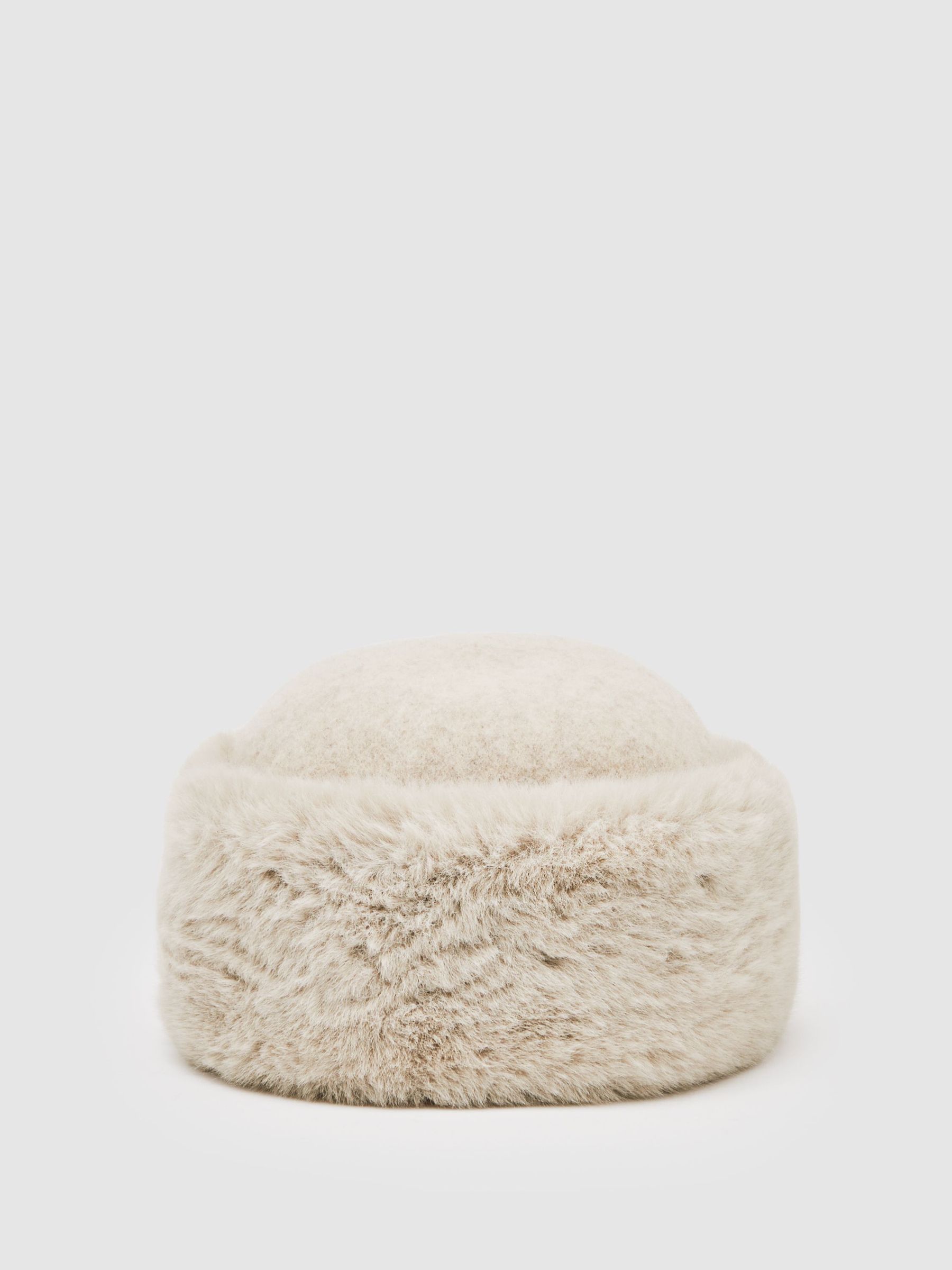 Faux Fur Hat in Off White (H58092) | 370 QAR