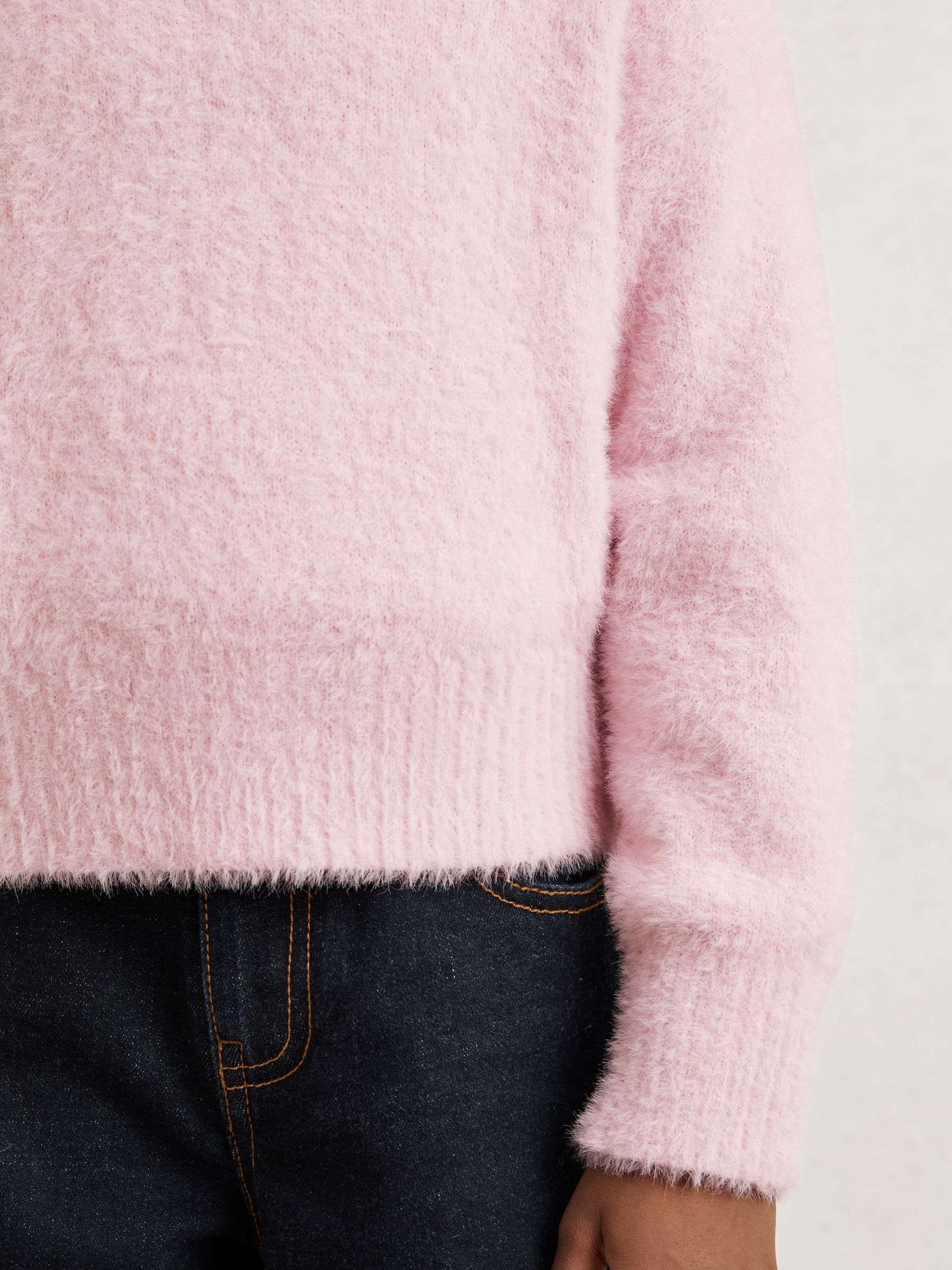 Fluffy Crew-Neck Jumper in Pink (H60474) | €60