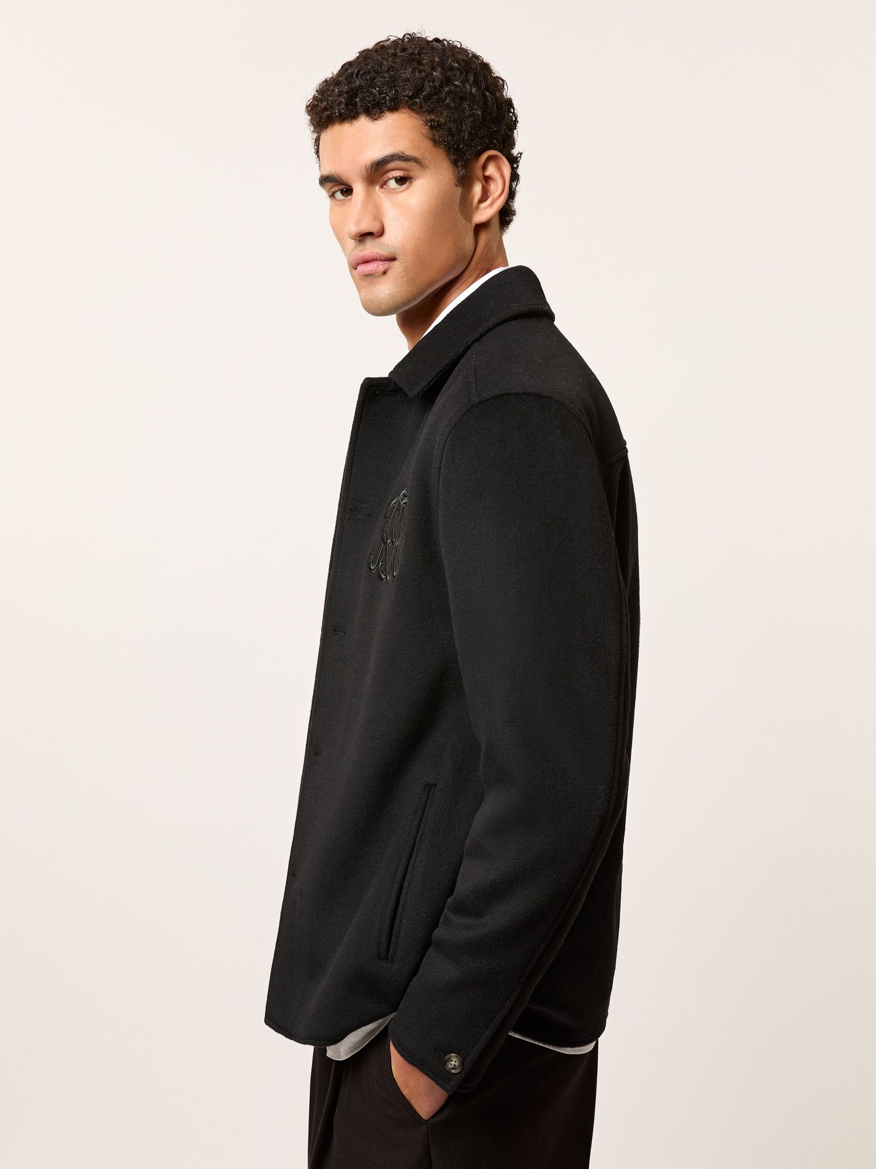 Shirt in Black (H60499) | kr2 940