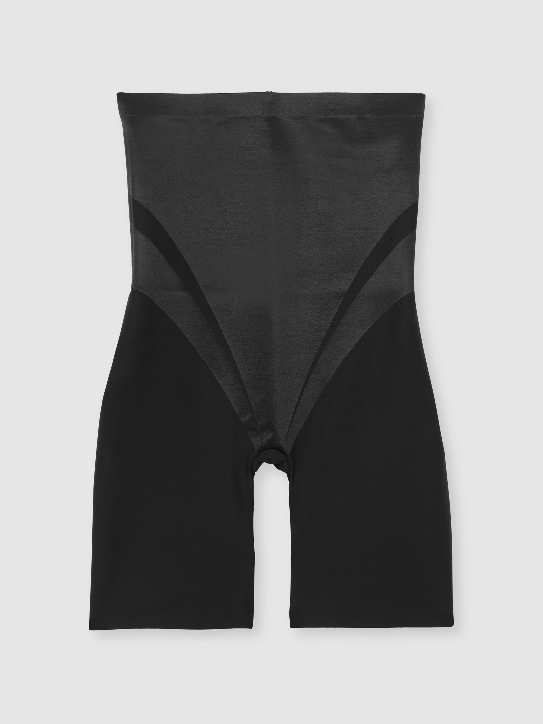 Spanx High-Waisted Mid-Thigh Shorts in Black (H60883) | €95