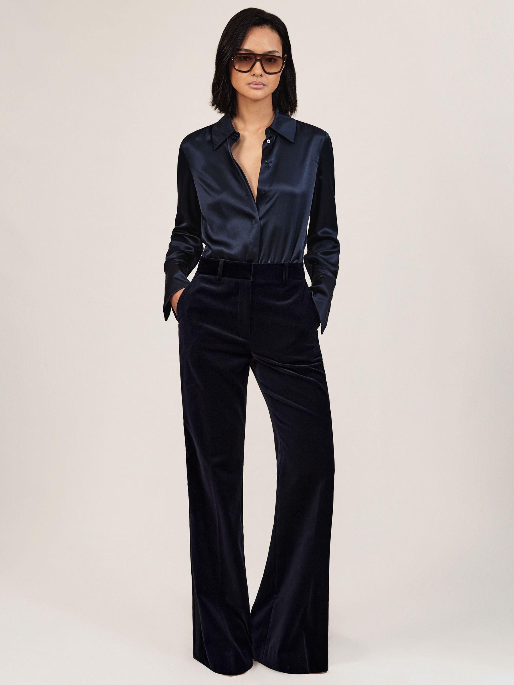 Petite Velvet Satin-Stripe Flared Trousers in Navy (H64322) | €235