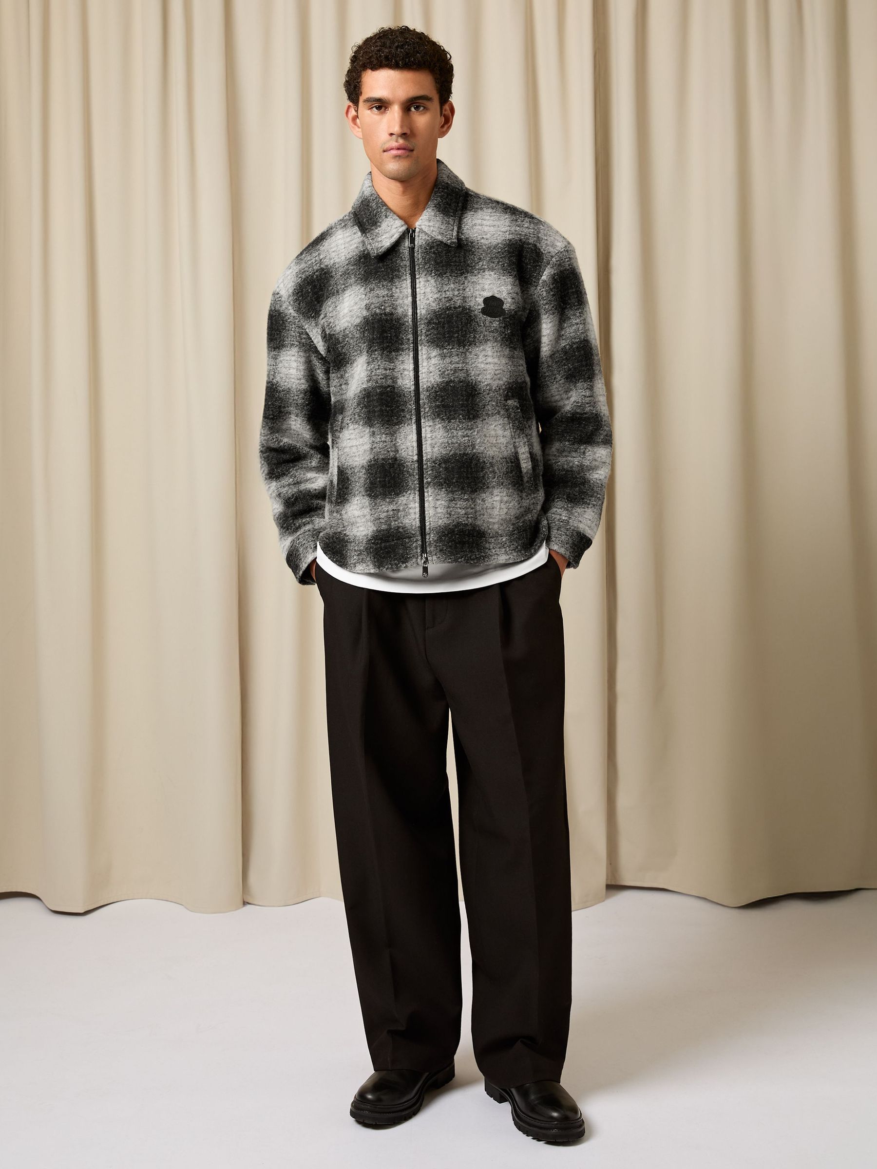 Shirt in Black/White (H65954) | €255
