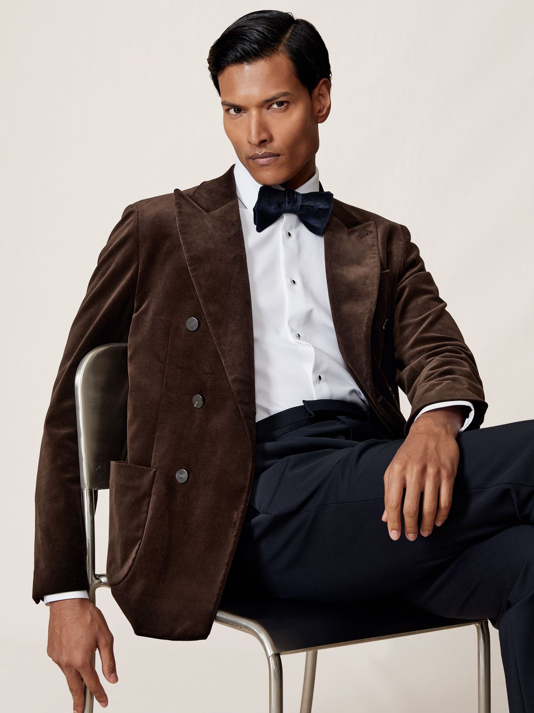 Double-Breasted Velvet Blazer Tailored-Fit in Chocolate Brown (H65959) | €450