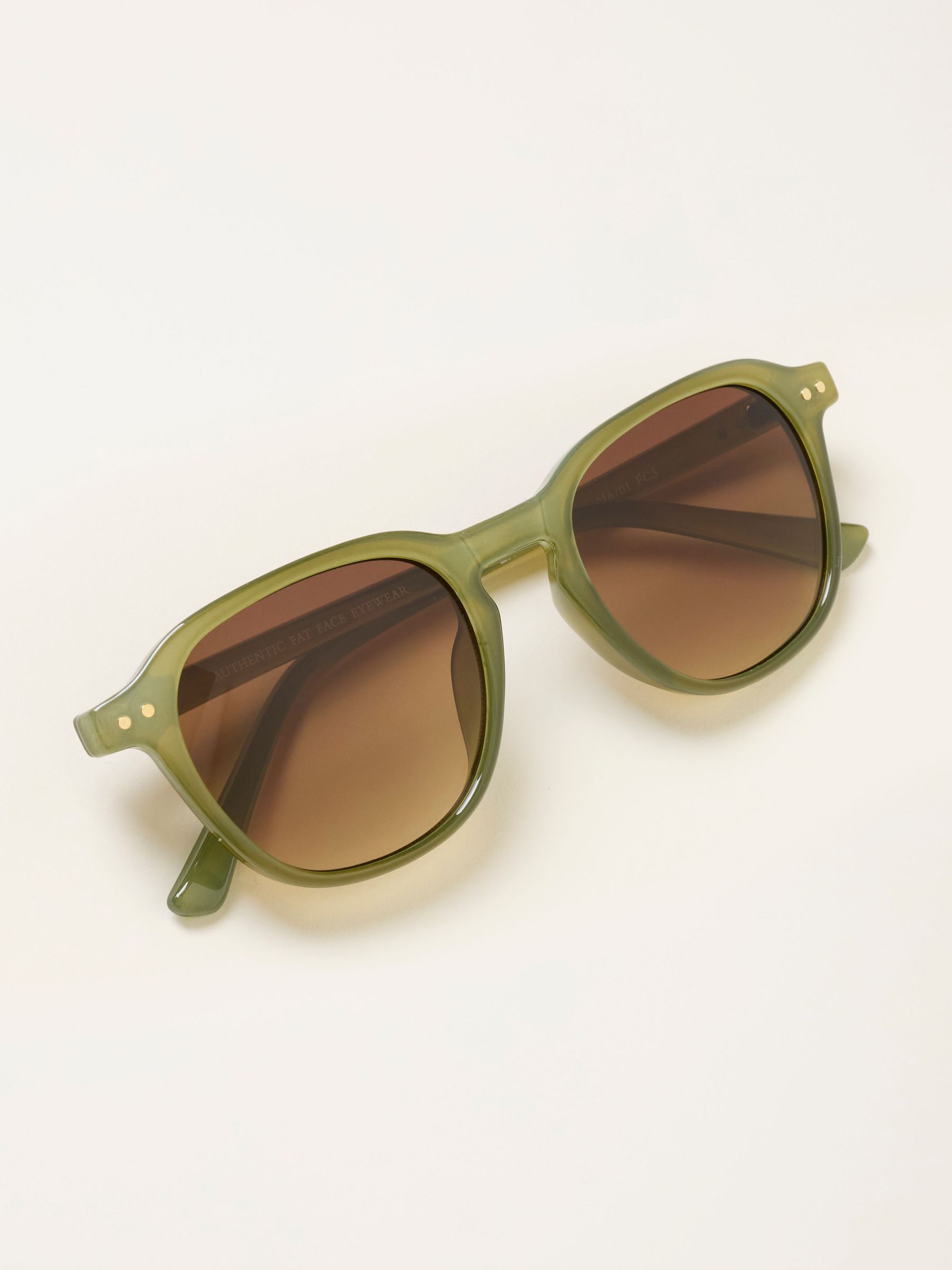 Ellie Green Preppy Sunglasses (H70574) | €33