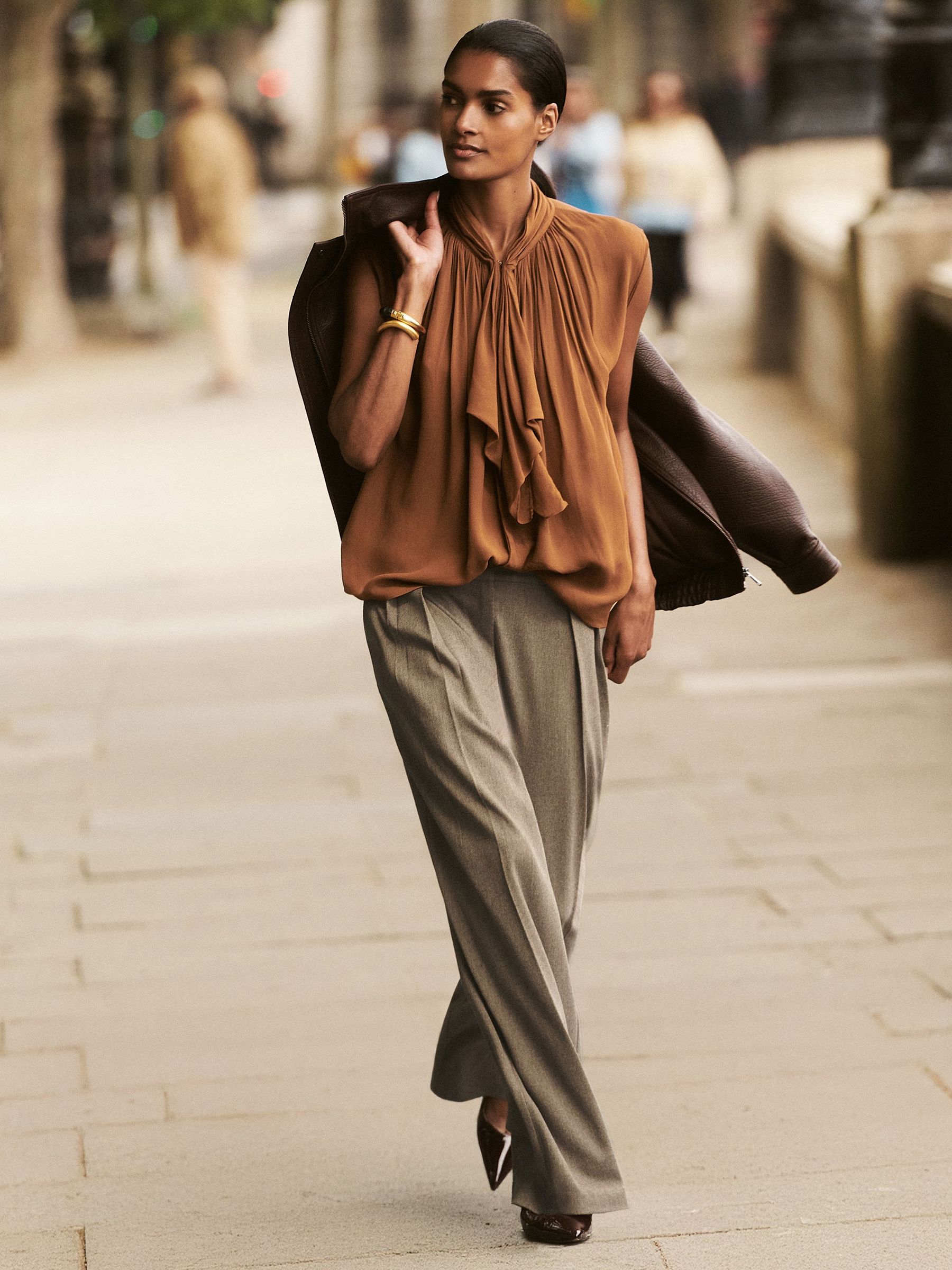 Wide-Leg Pleated Trousers in Neutral (H71673) | 765 QAR