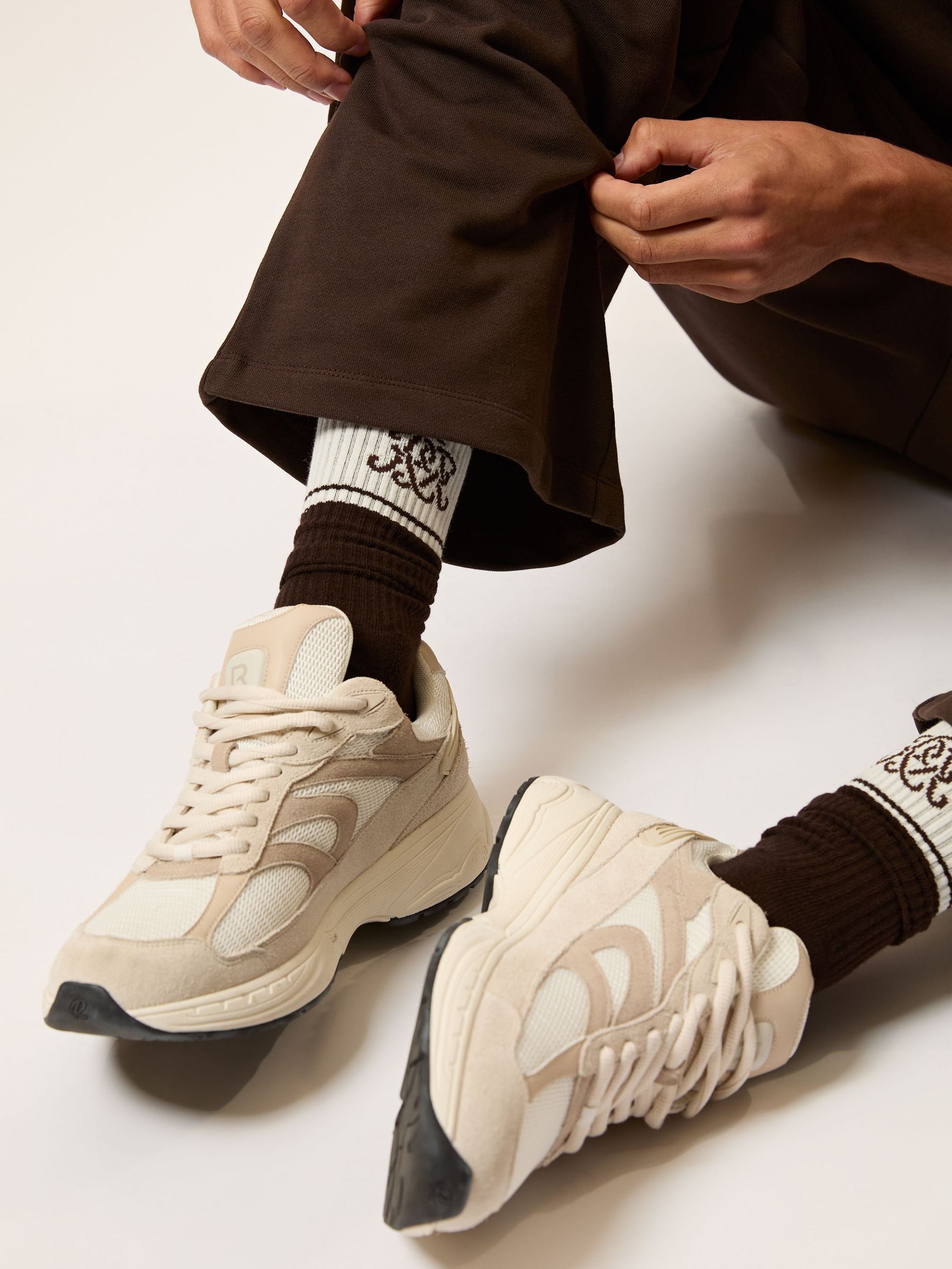 Socks in Chocolate Brown/Ecru/Navy (H71776) | €25