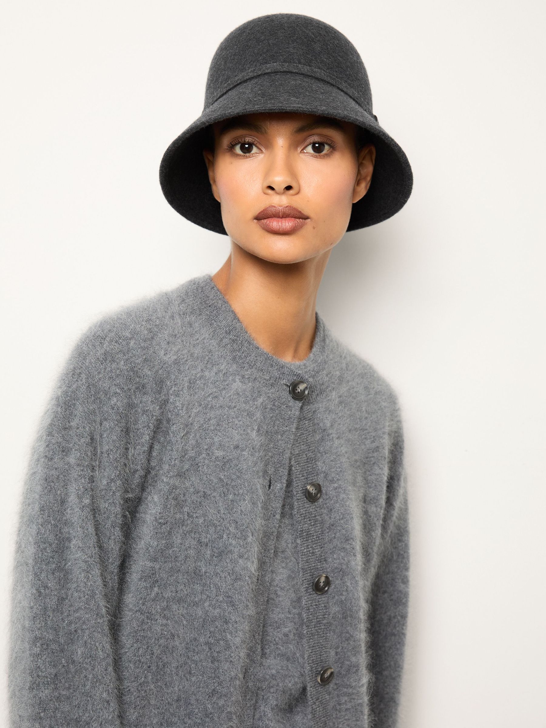 Felted-Wool Bucket Hat in Grey (H80408) | 425 QAR