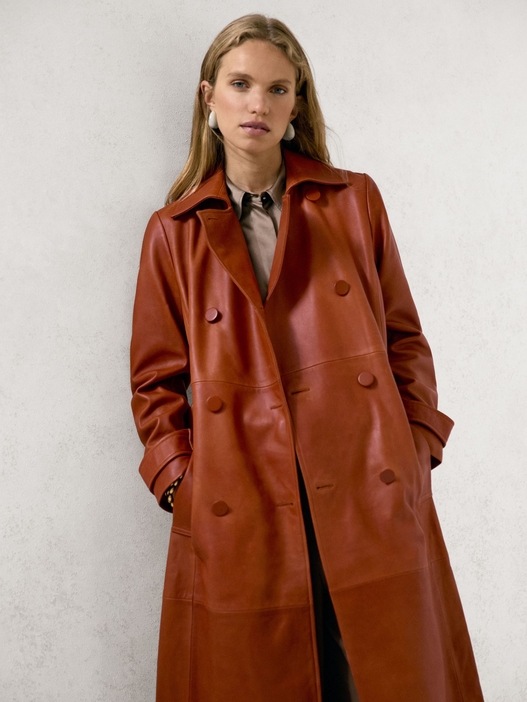 Leather Double-Breasted Trench Coat in Tan (H82408) | €940
