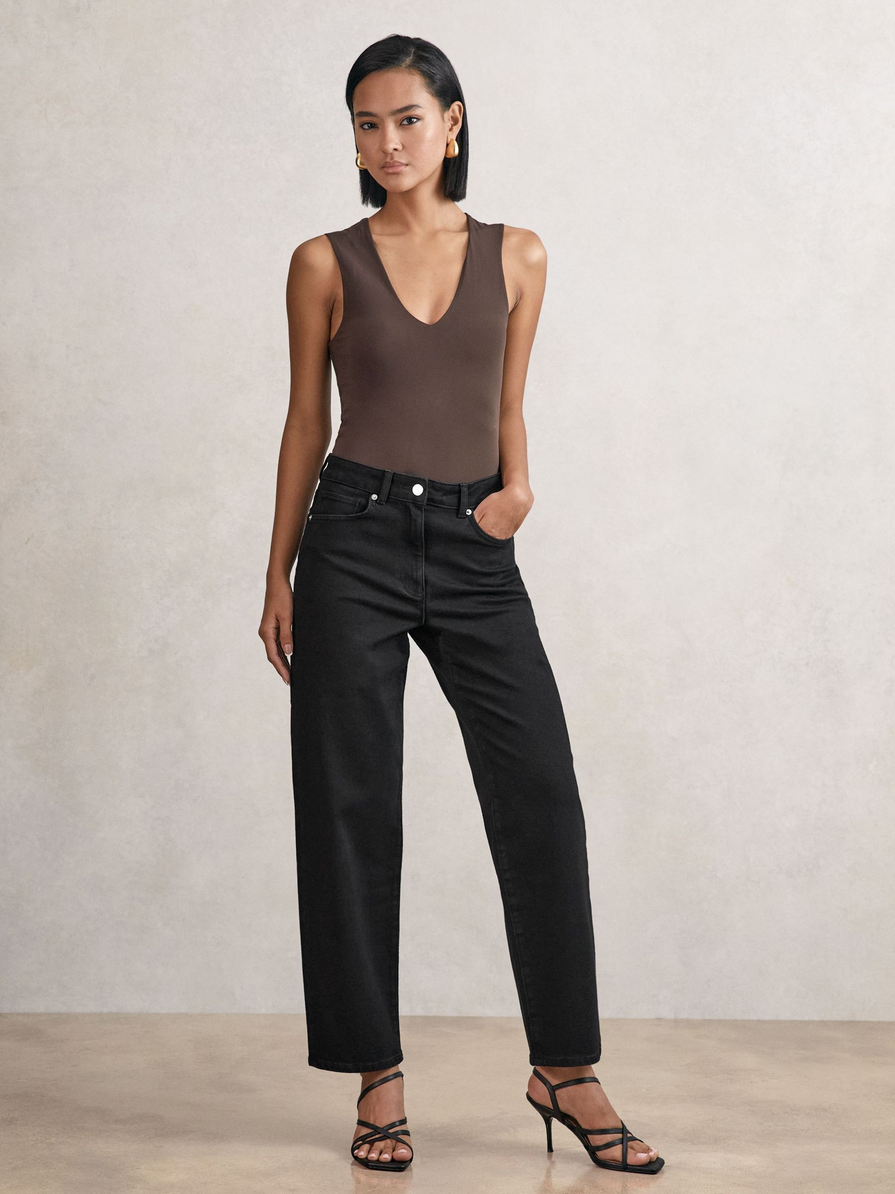 Mid Rise Straight Leg Jeans in Black (H82414) | SGD 245