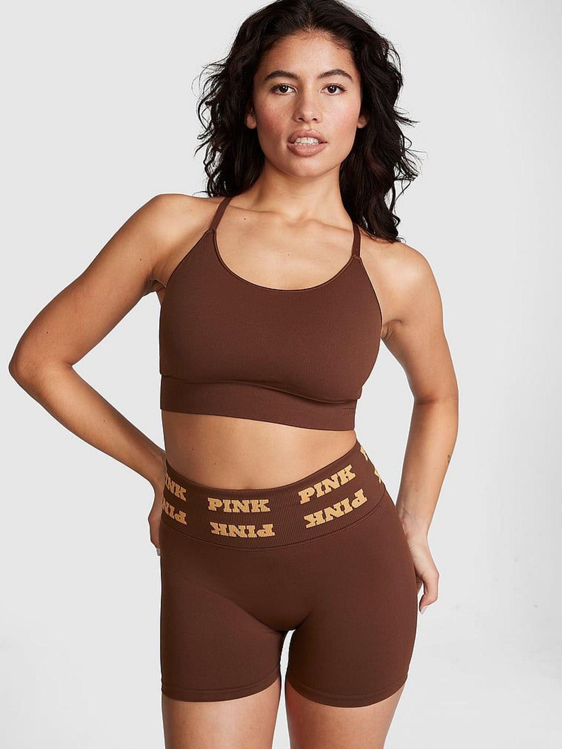 Ganache Brown Seamless Logo Short (K70613) | €13