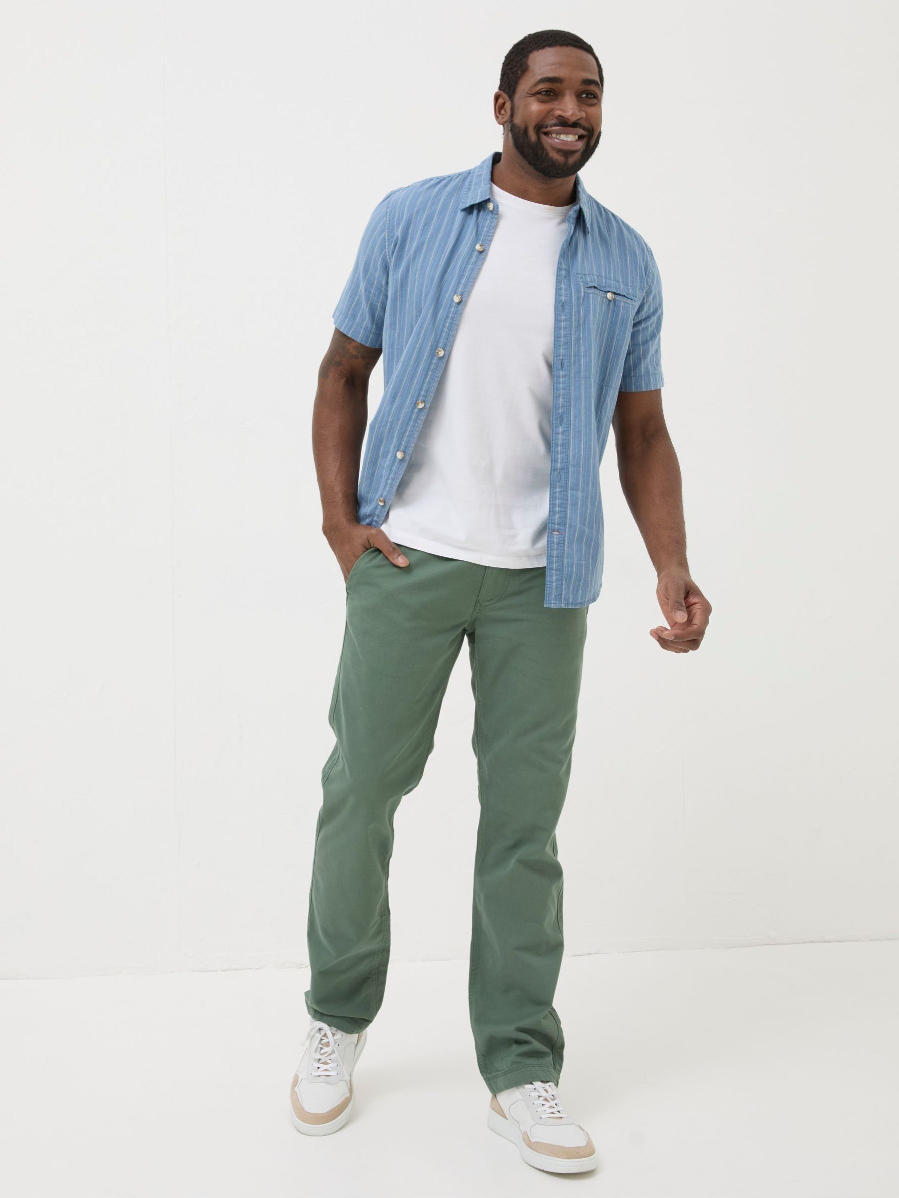 Green Modern Coastal Chinos (K91587) | €39