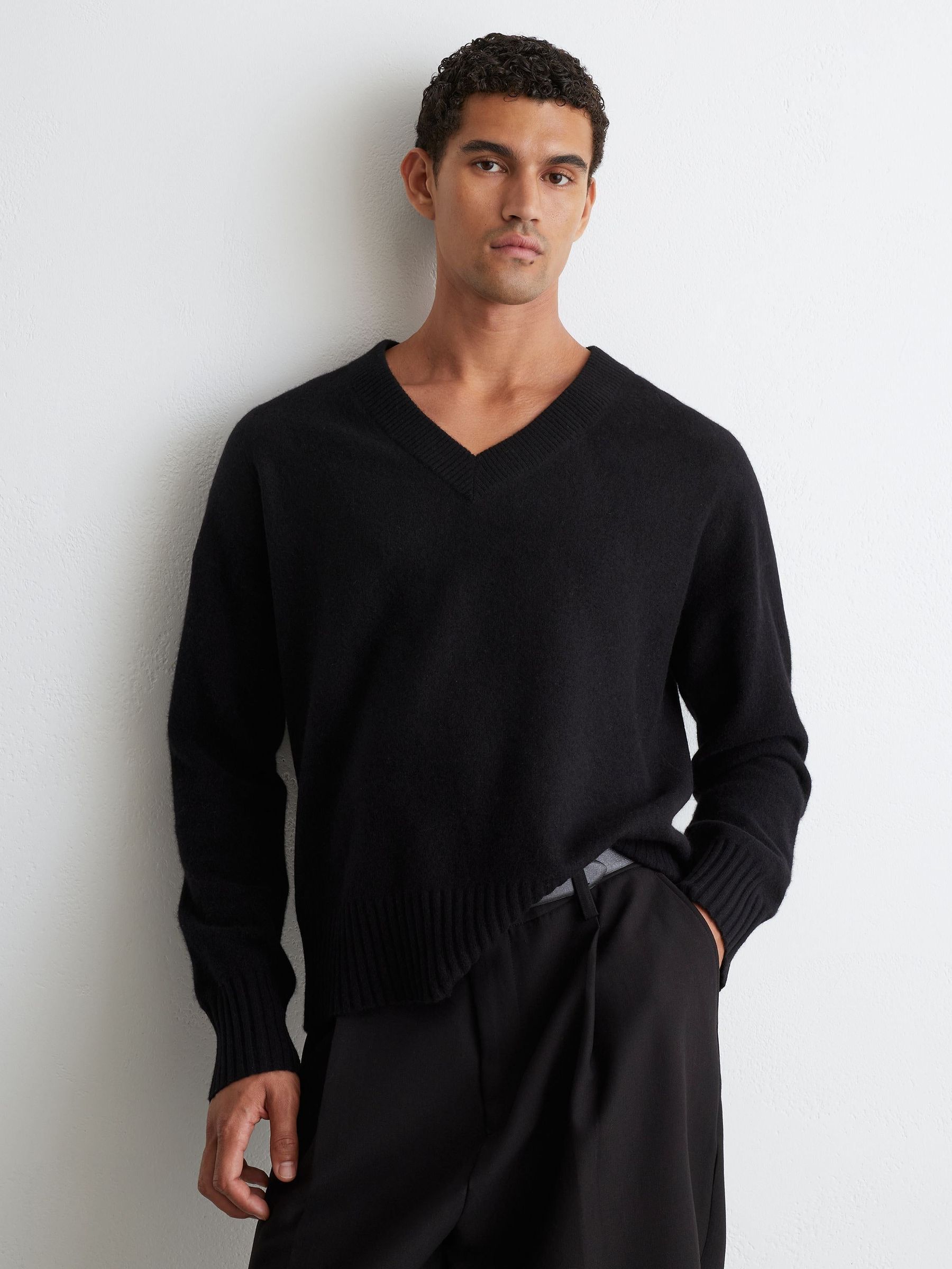 Black - Regular Wool-cashmere V-neck Jumper