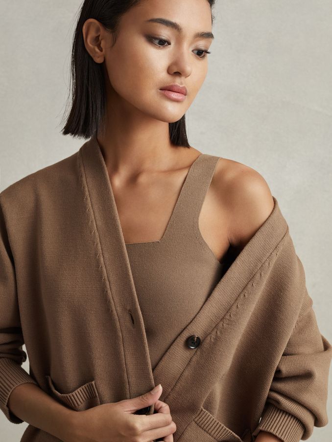 Chunky Knitted Cardigan in Mink (K95938) | €83