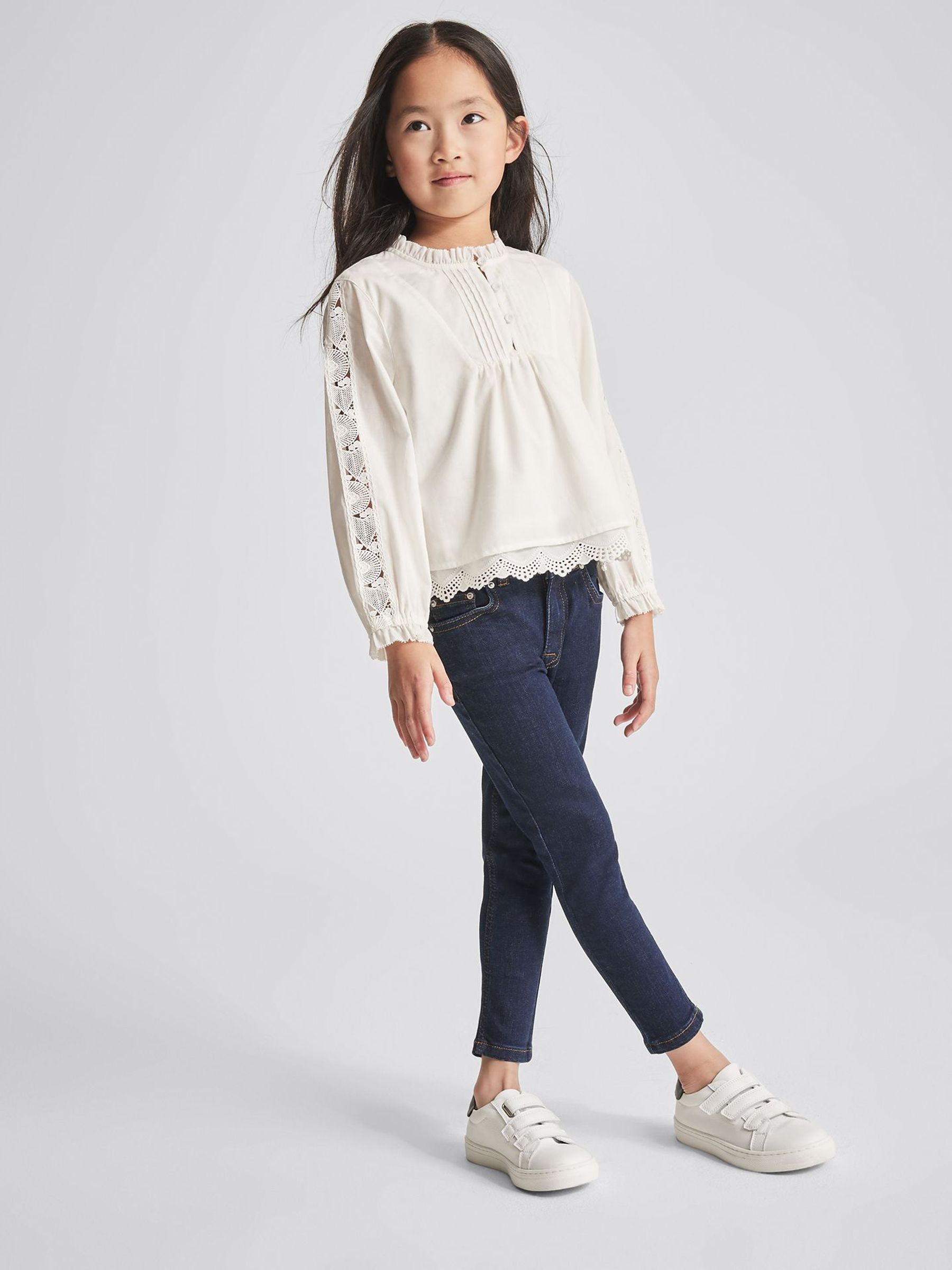Mid Rise Skinny Jeans in Indigo (M84657) | €30