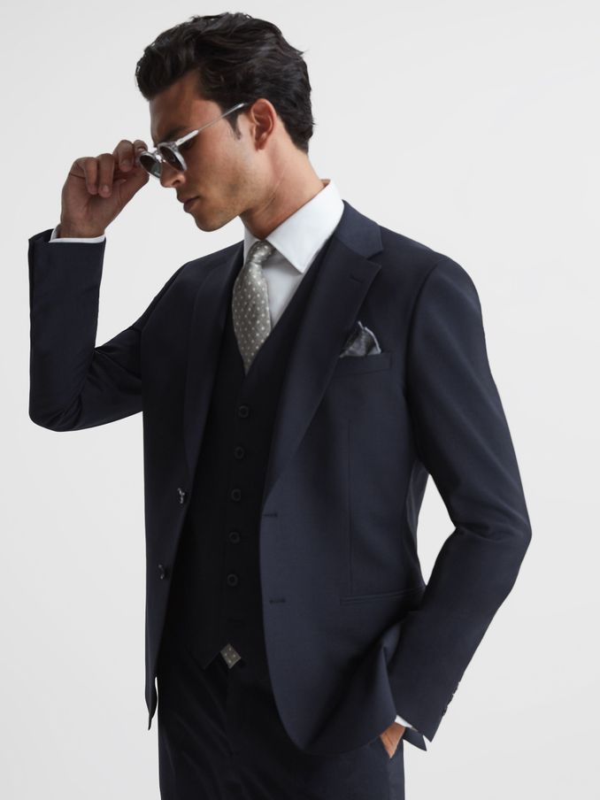 Modern Fit Travel Blazer in Navy (M86158) | US$173
