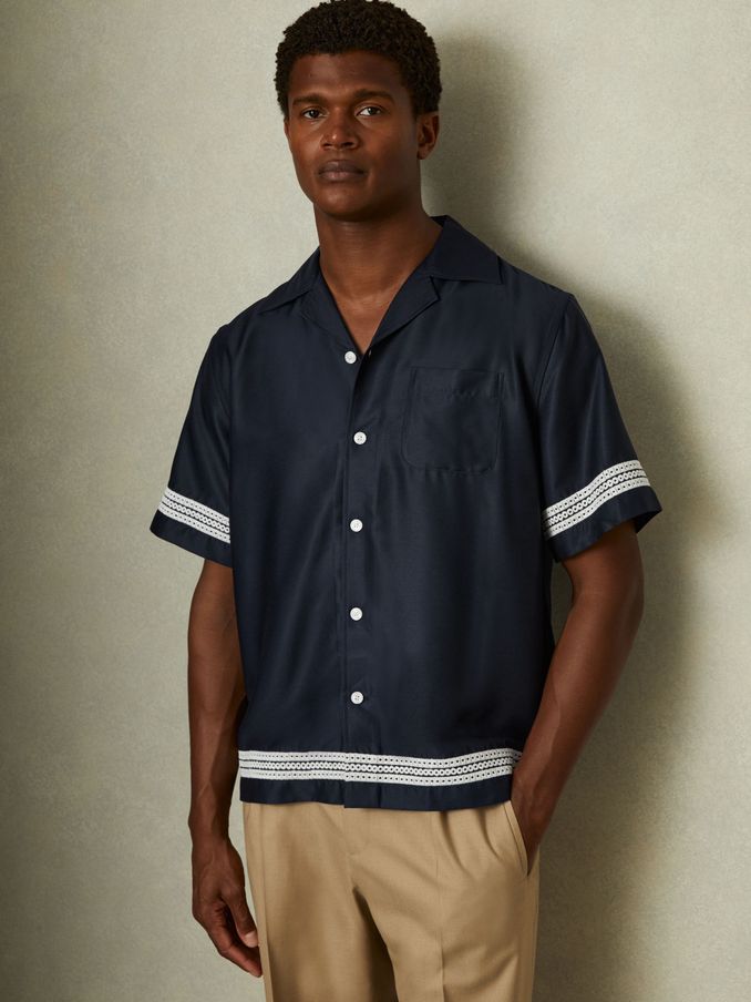 Relaxed Embroidered Trim Cuban Collar Shirt in Navy/White (N27368) | €28