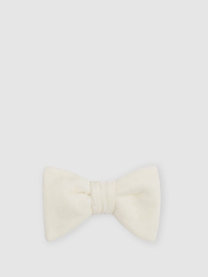 Velvet Bow Tie in Ivory (N40572) | €95