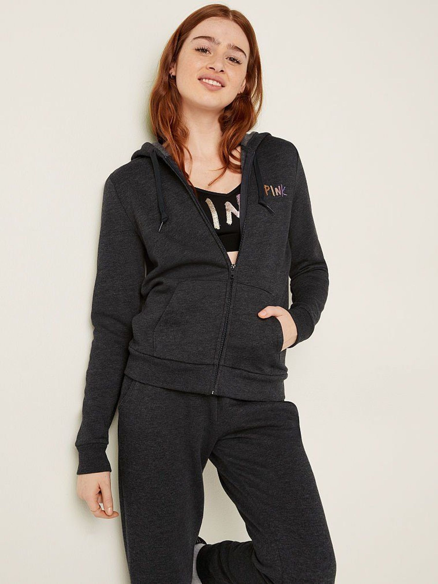 Pure Black With Brushed Shine Gradient Logo Everyday Lounge Perfect FullZip (Q05248) | €22