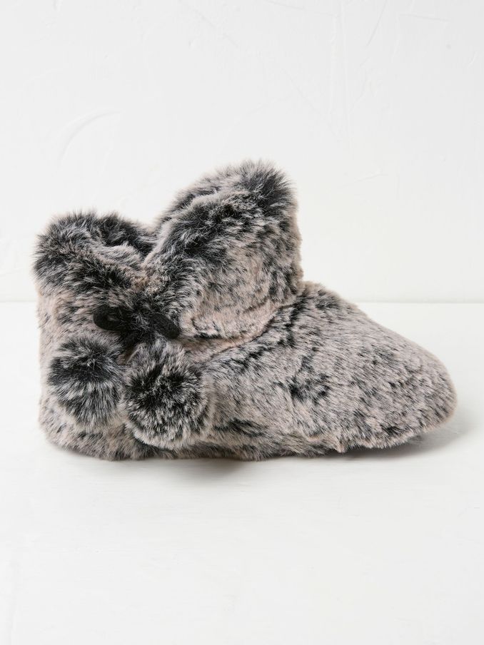 Farah Oatmeal Faux Fur Boots (Q60530) | €15
