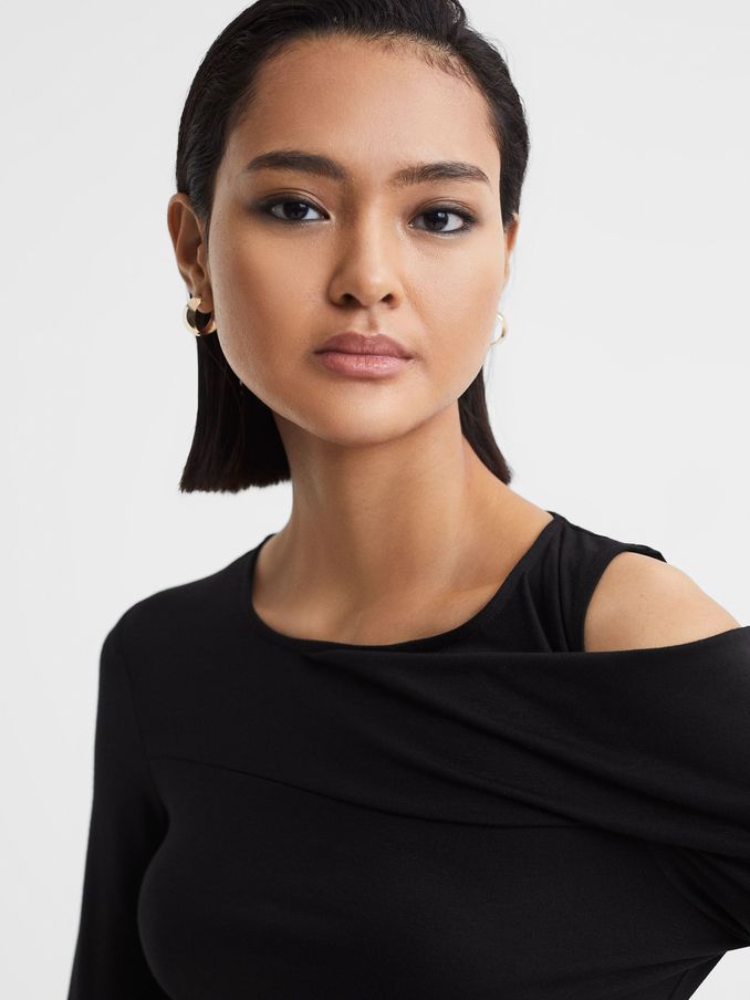 Draped Shoulder Top in Black (Q85846) | €39
