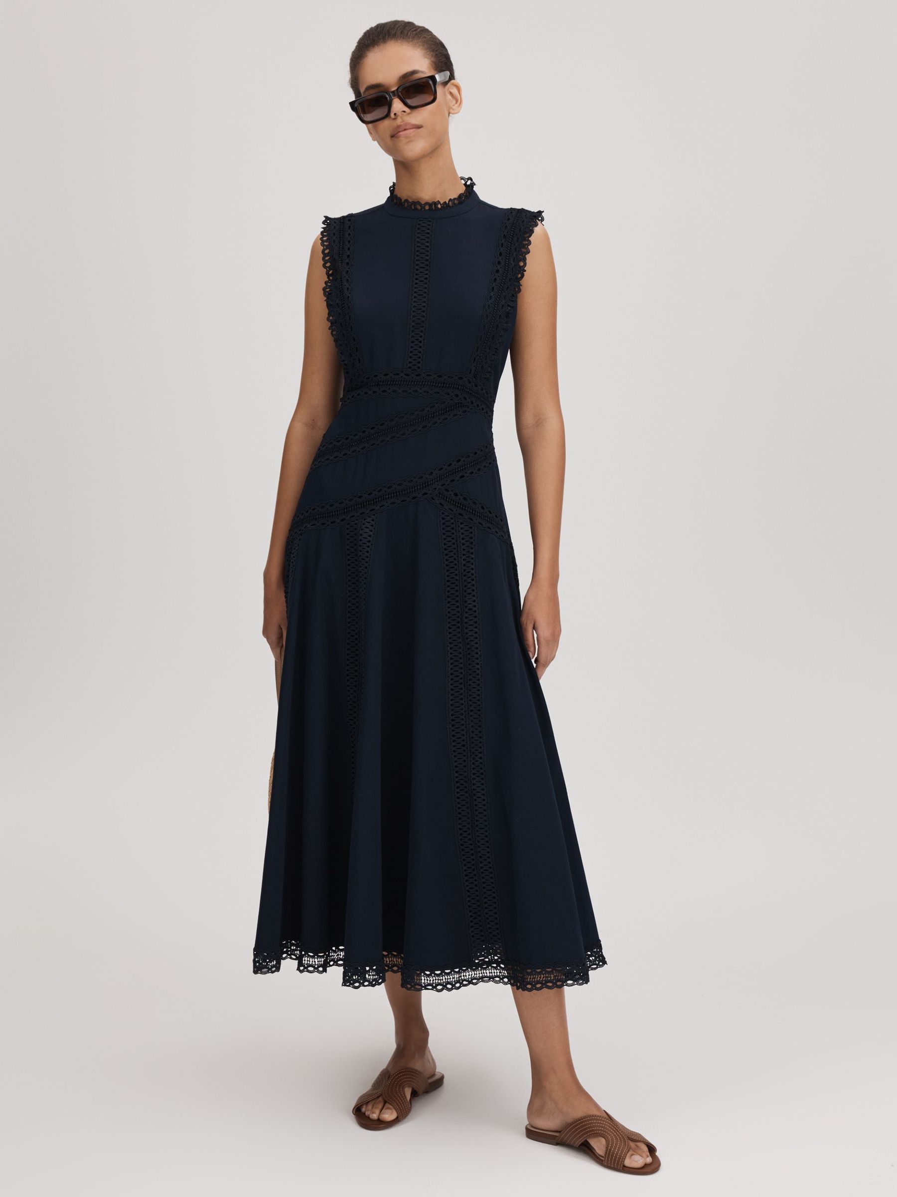 Florere Cotton Lace Midi Dress in Navy (Q92909) | 2 295 Kč