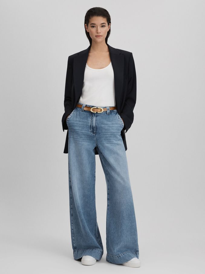 Petite Wide Leg Contrast Stitch Jeans in Light Blue (Q96622) | €143
