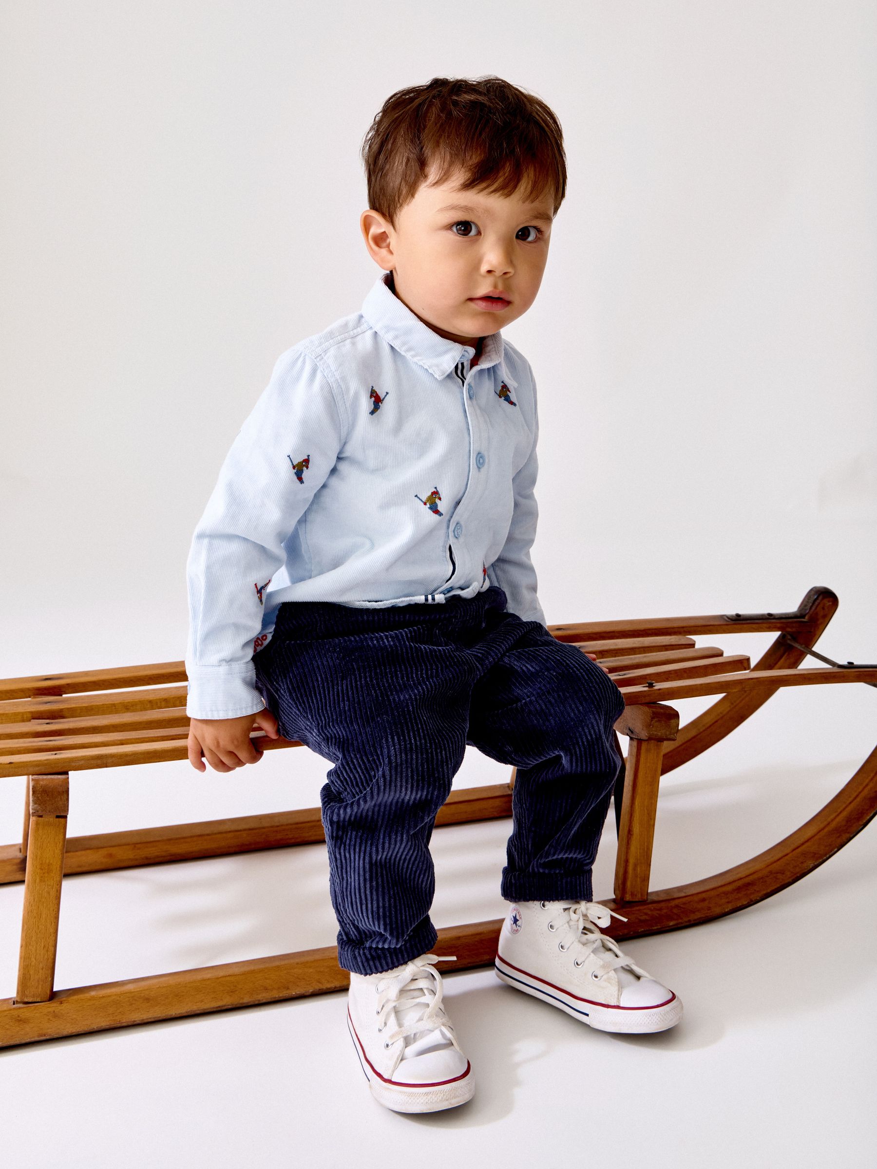 Light Blue Skiers - Ski Embroidery Cord Shirt