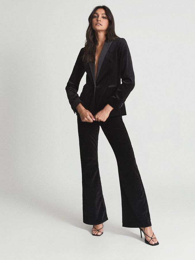 Velvet Blazer in Black (T41833) | 321 QAR