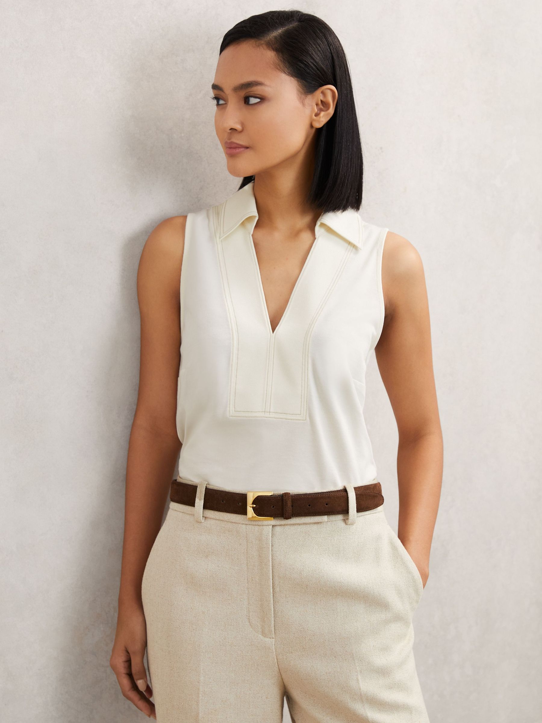 Cotton-Blend Collared Sleeveless Top in Ivory/Neutral (V00386) | €95
