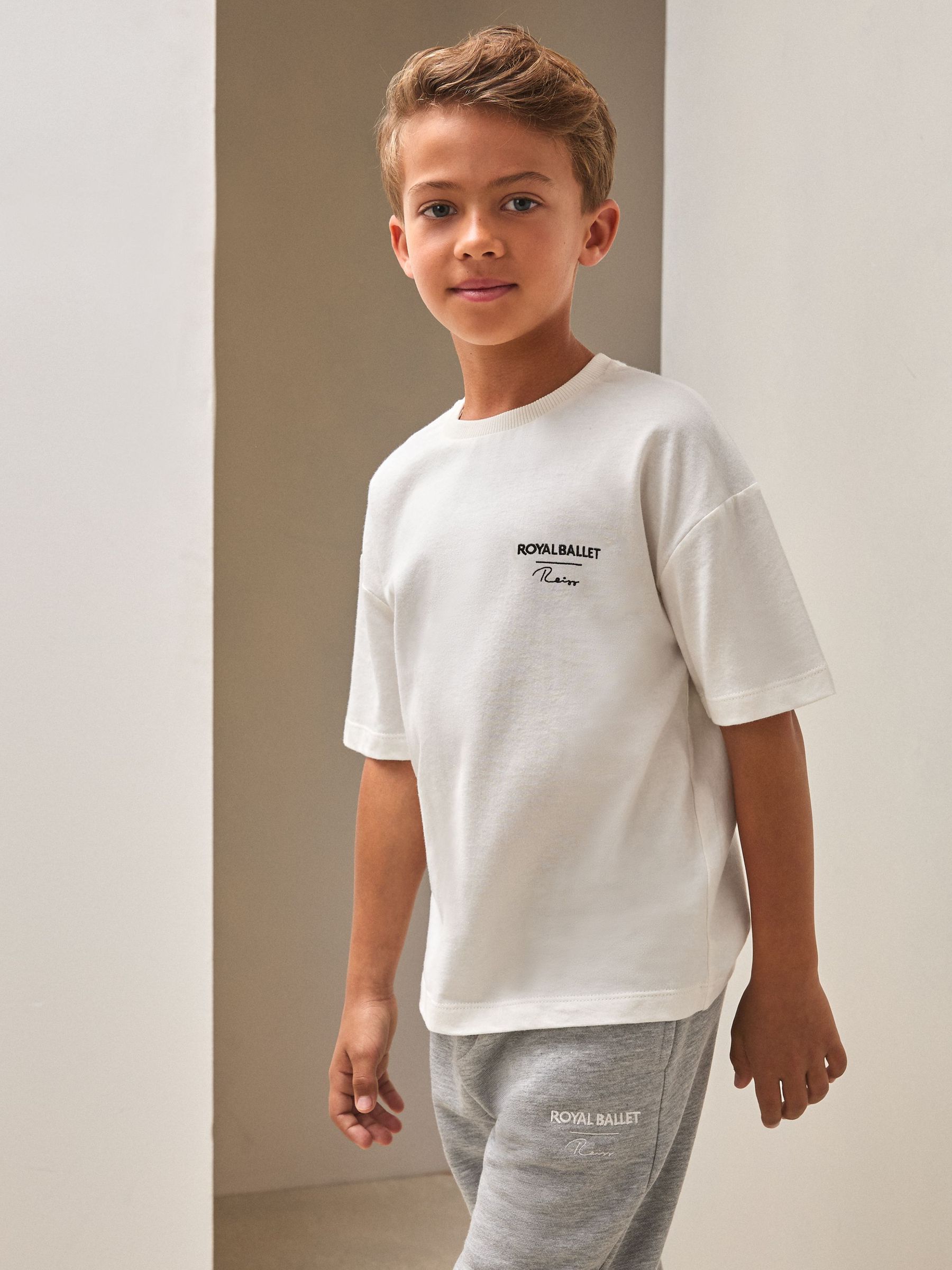 3-9 yrs Reiss | Royal Ballet Logo Unisex Fit T-Shirt in White (V04104) | $35