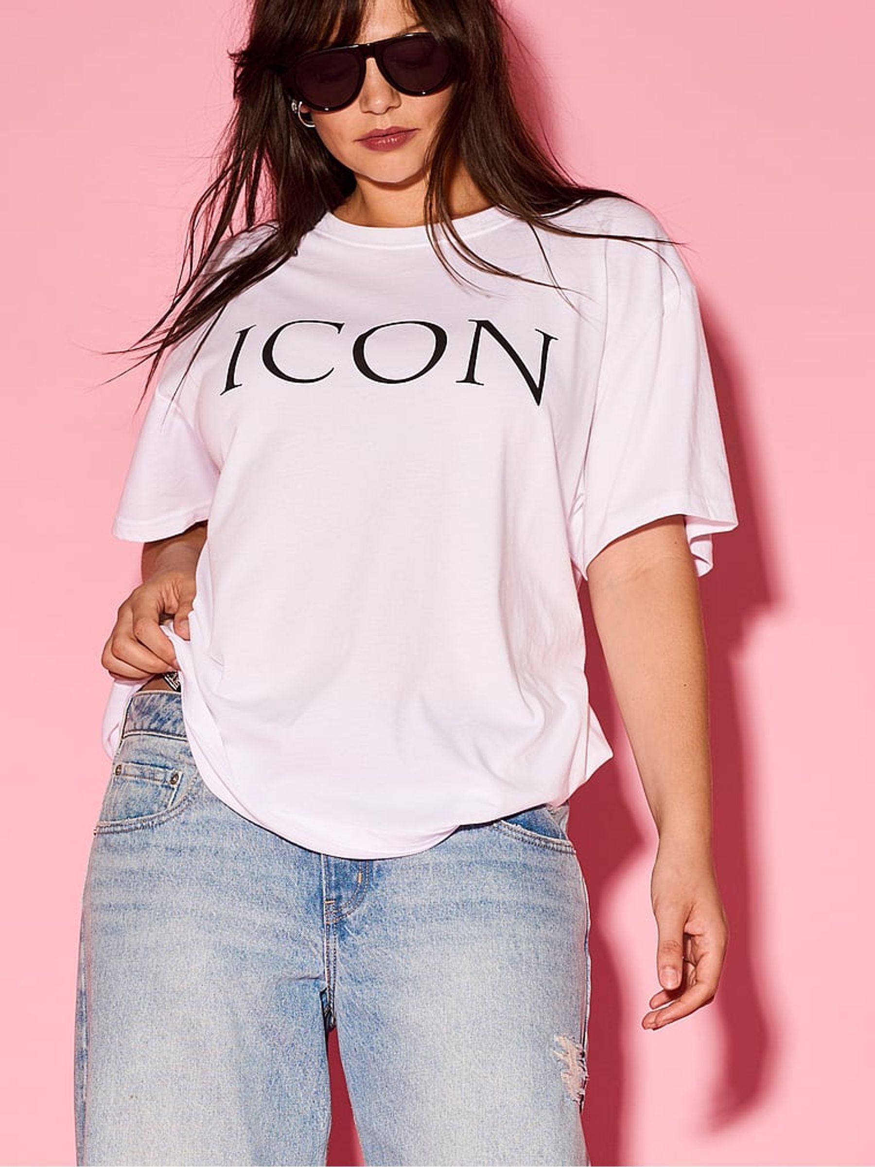 White Icon Cotton Fashion Show Oversized T-Shirt (V04948) | €37