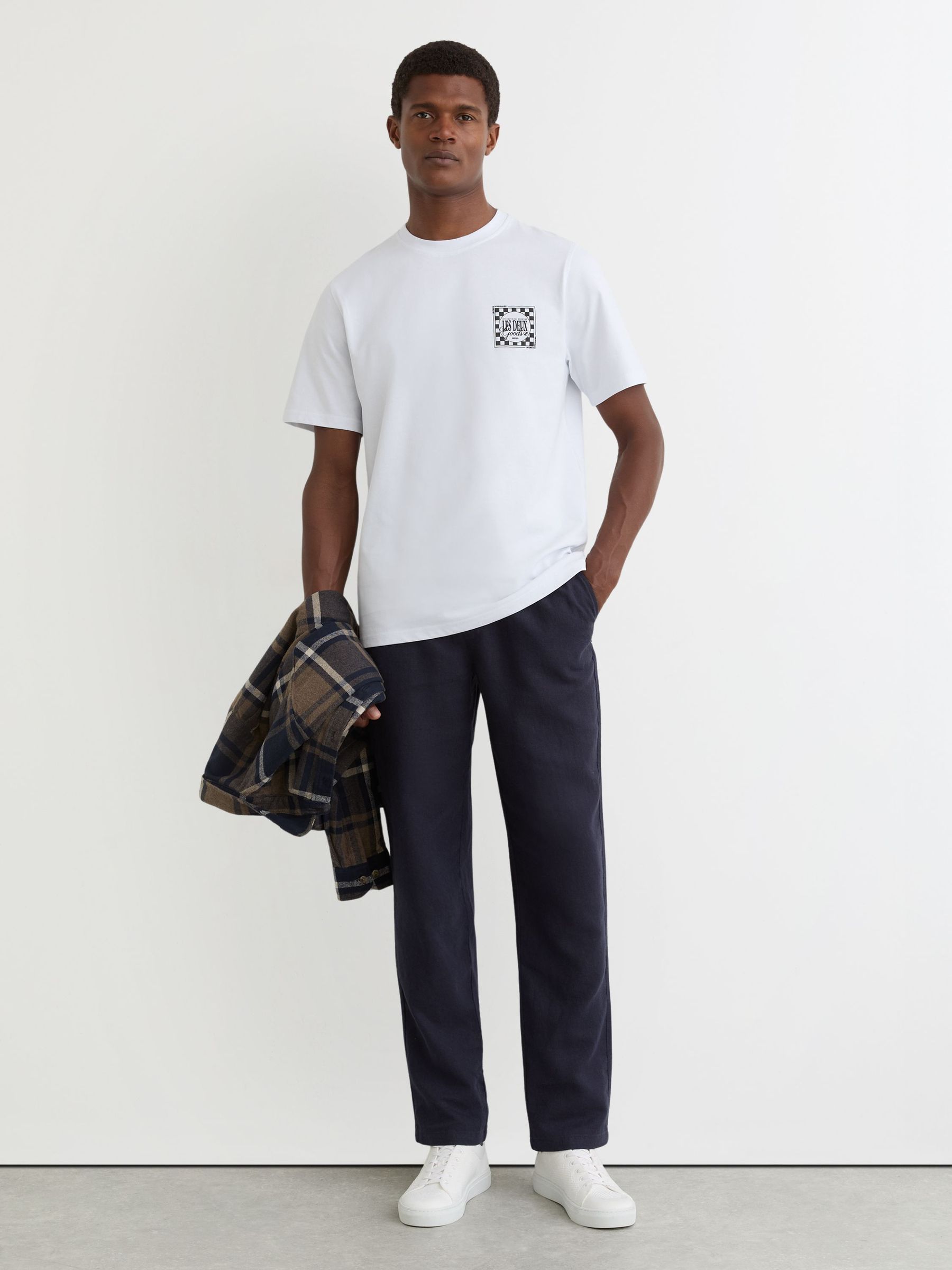 Les Deux Cotton Graphic-Print T-Shirt in White (V20320) | CHF 65