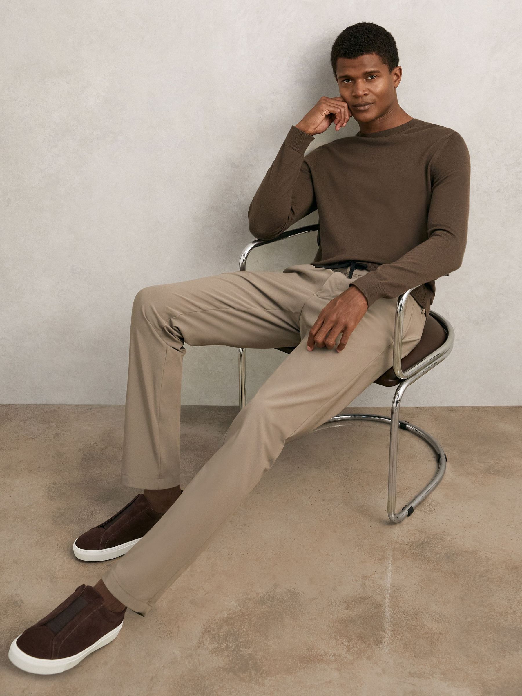 Technical Stretch Relaxed Trousers in Taupe Brown (V30344) | €170