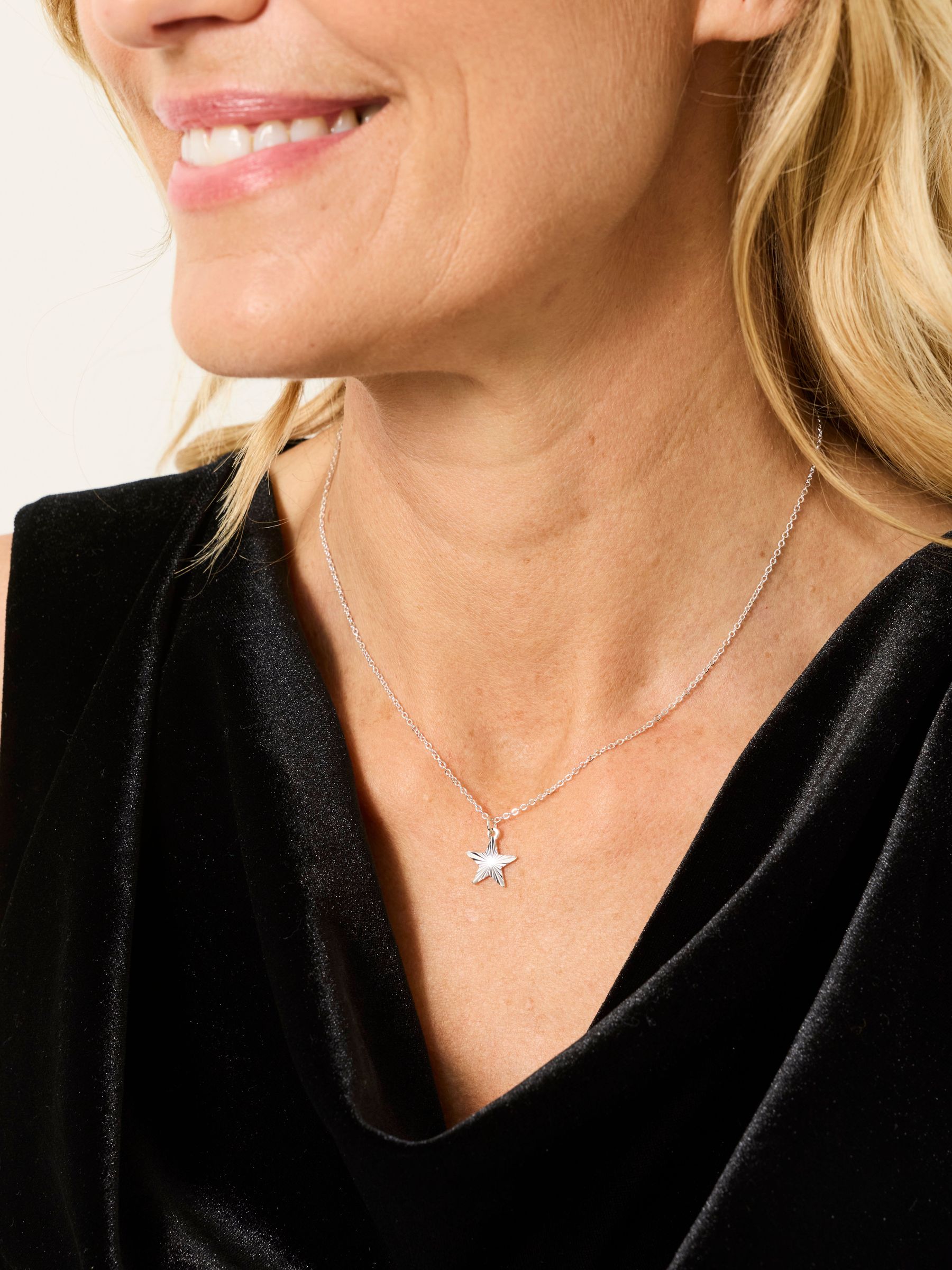 Silver Tone - Star Necklace