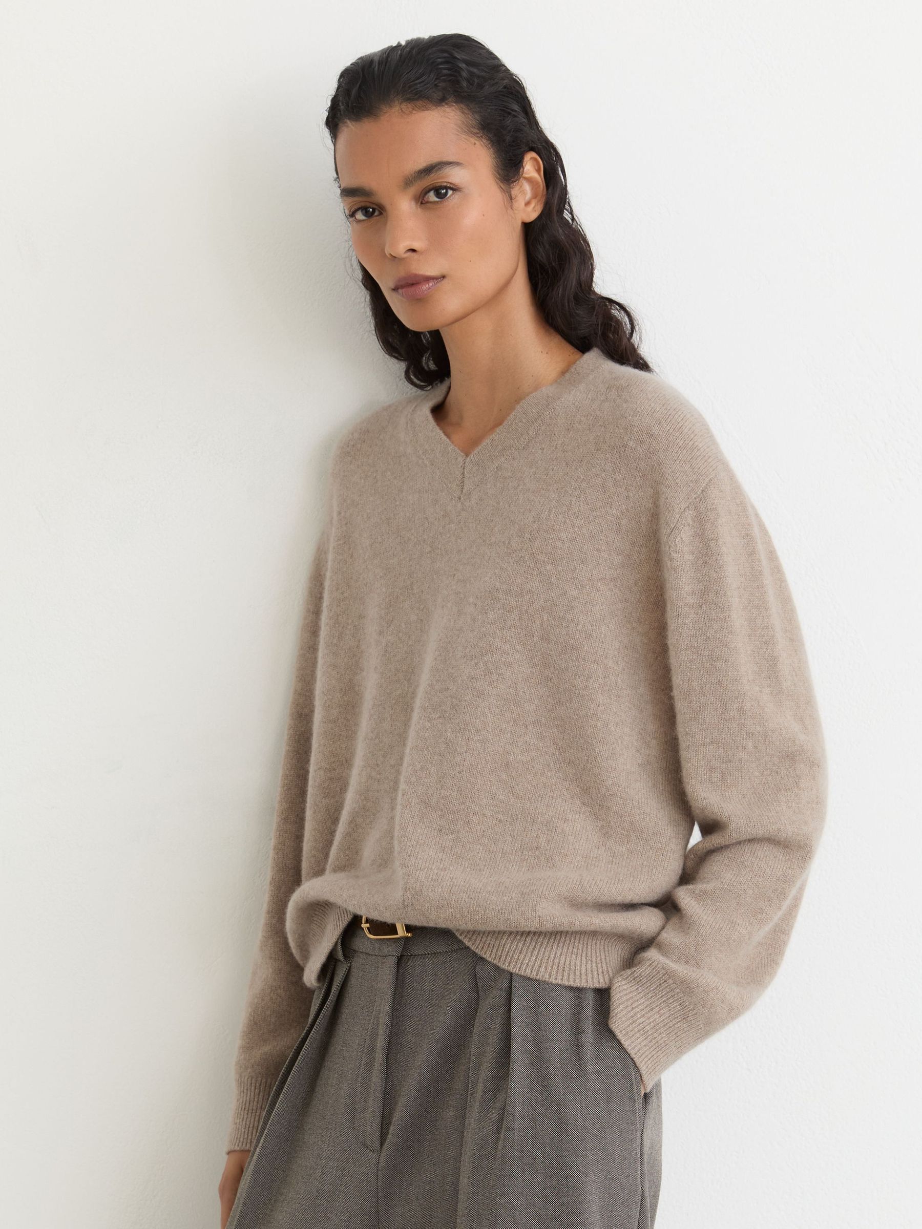 Neutral - 100% Cashmere V-neck Jumper