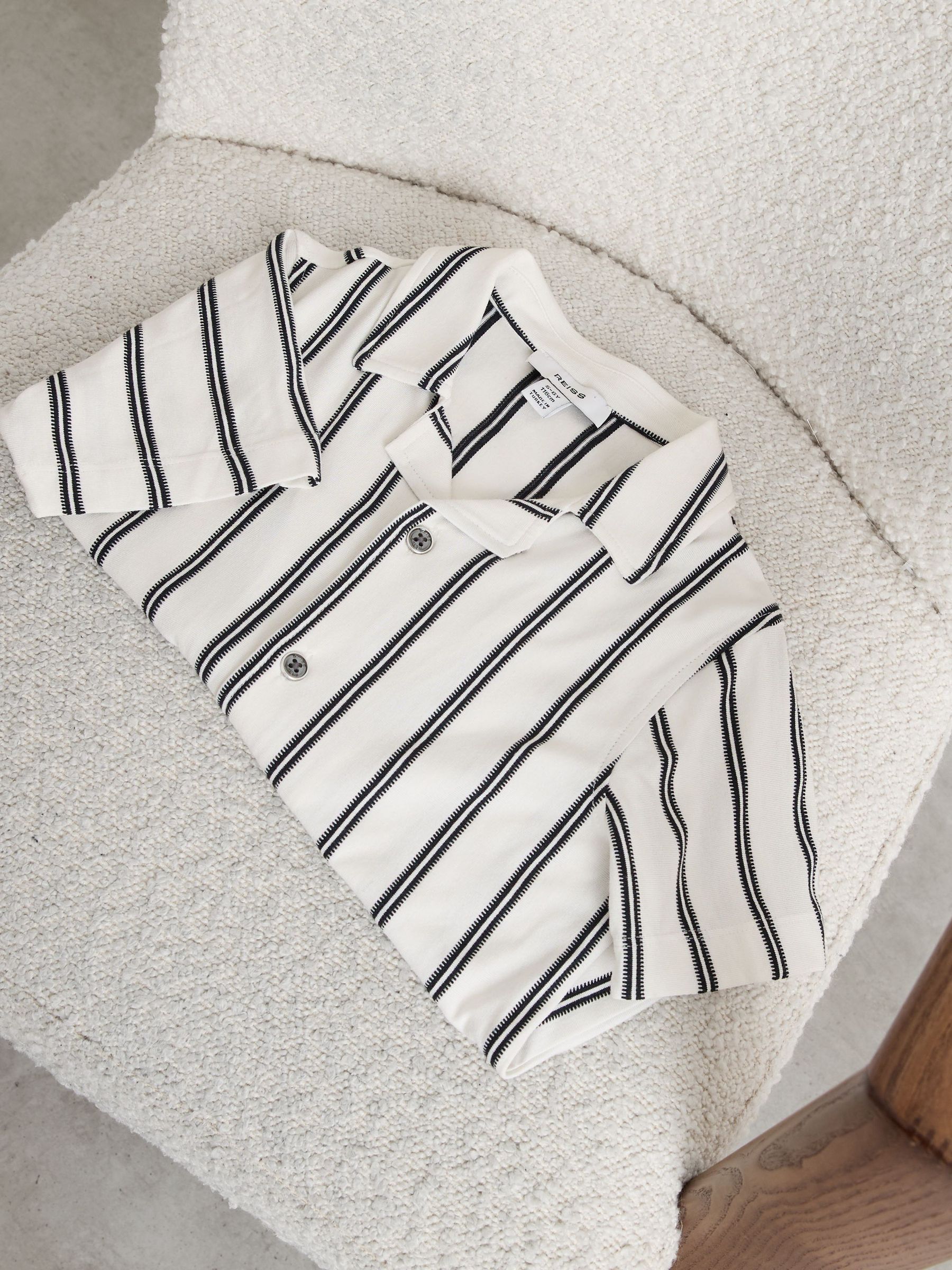 Shirts in White/Navy (W11317) | kr520