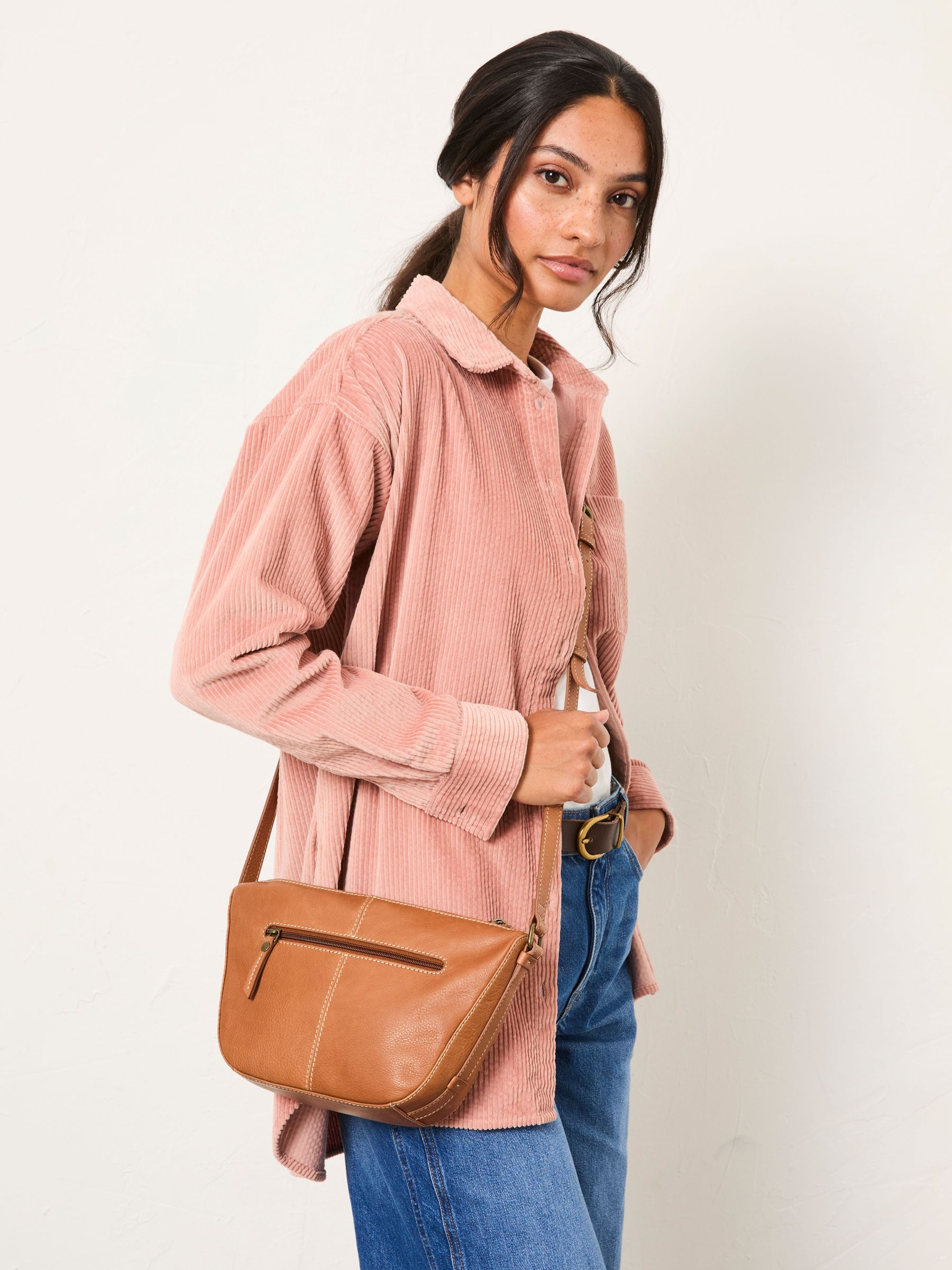 Tan Brown Sling Crossbody Bag (W23580) | €86
