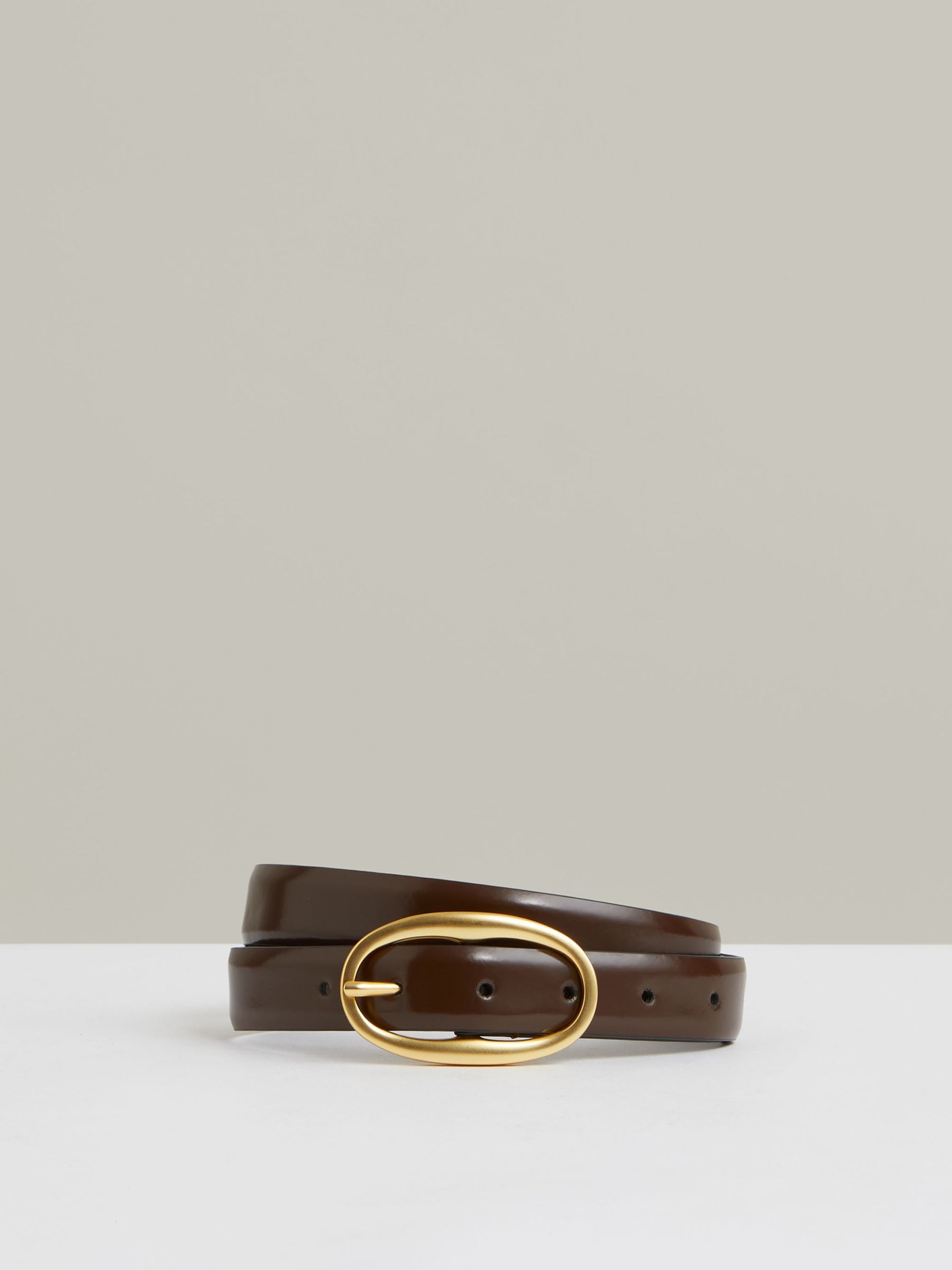 Patent Leather Oval Buckle Belt in Chocolate (W25021) | €85