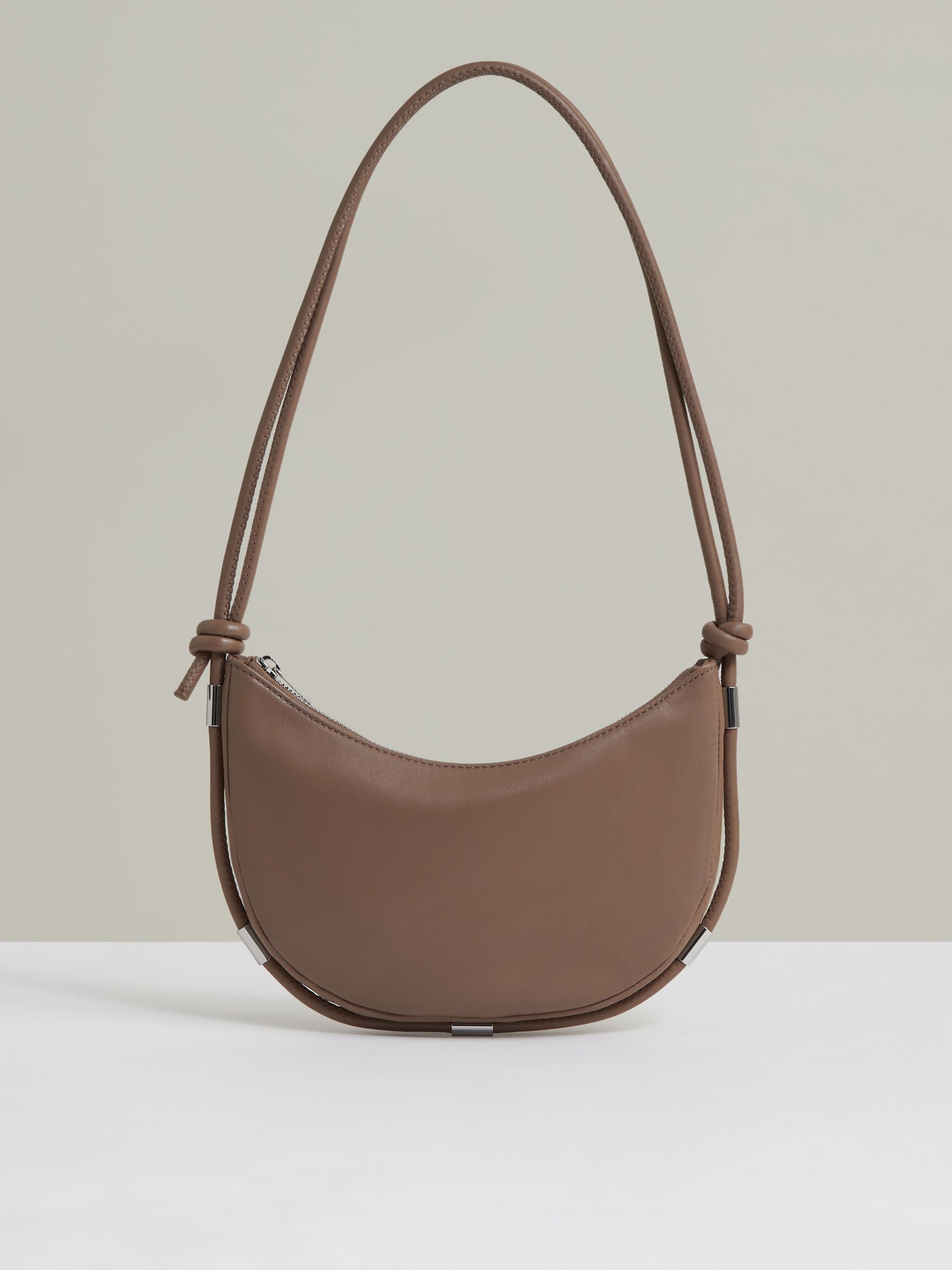 Leather Rope-Strap Shoulder Bag in Neutral (W29731) | €195