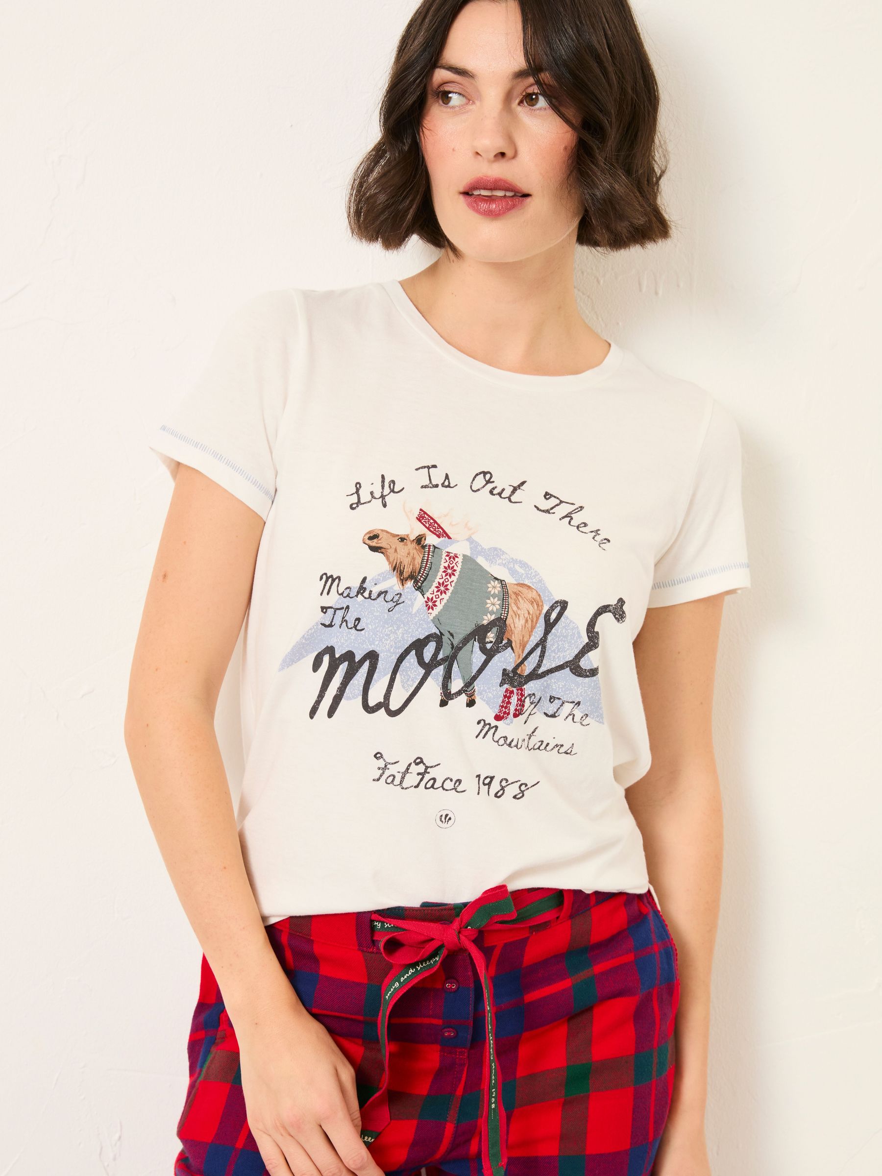 Natalie Ivory Shelter Moose Graphic T Shirt (W31196) | €33