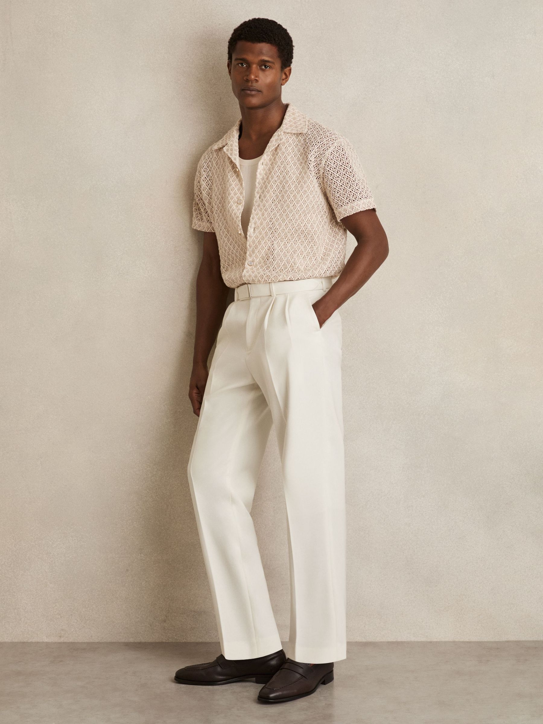 Wool-Blend Belted Pleated Trousers Regular-Fit in White (W32853) | CHF 215